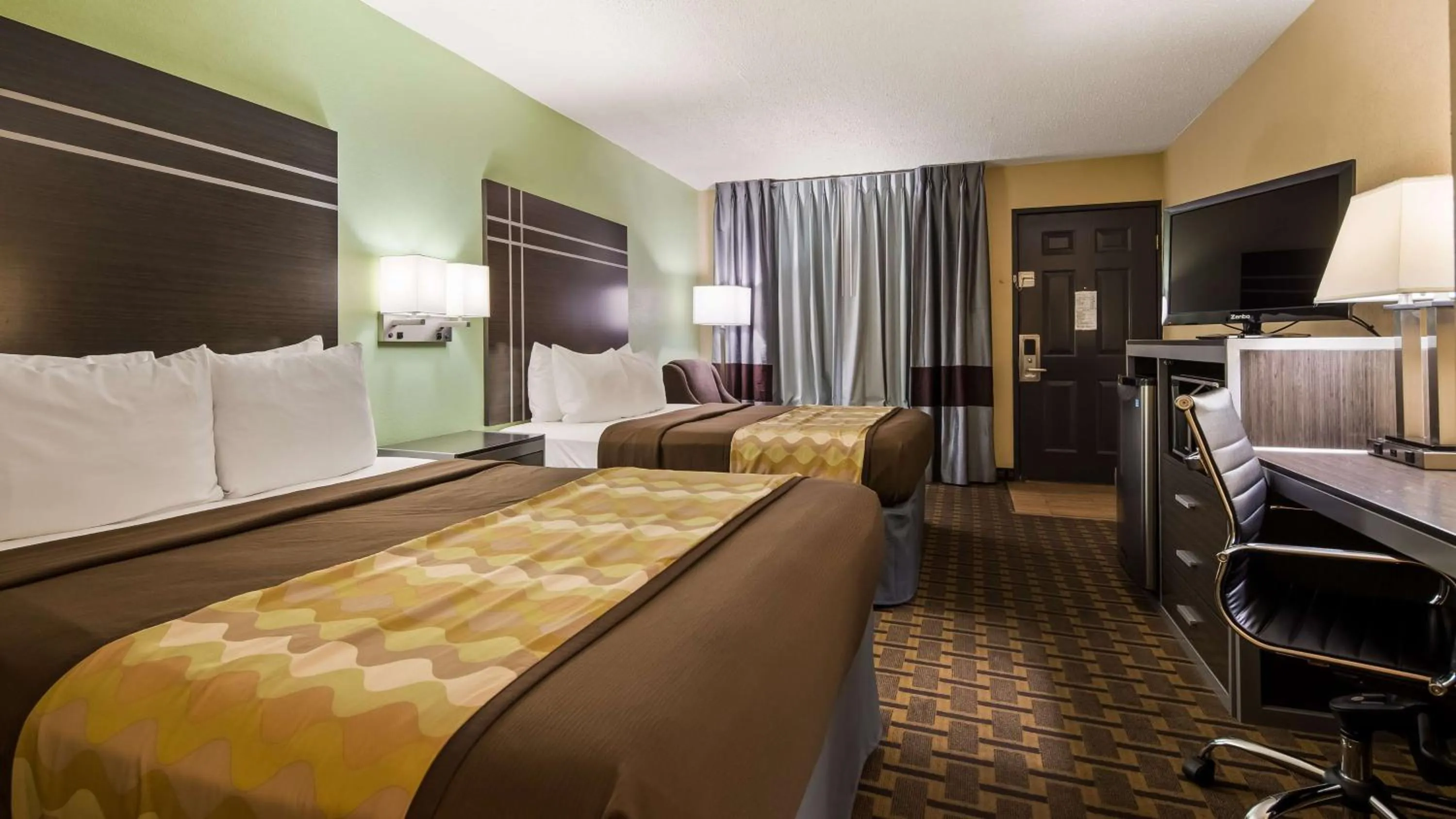 Bedroom, Bed in Best Western Coachlight