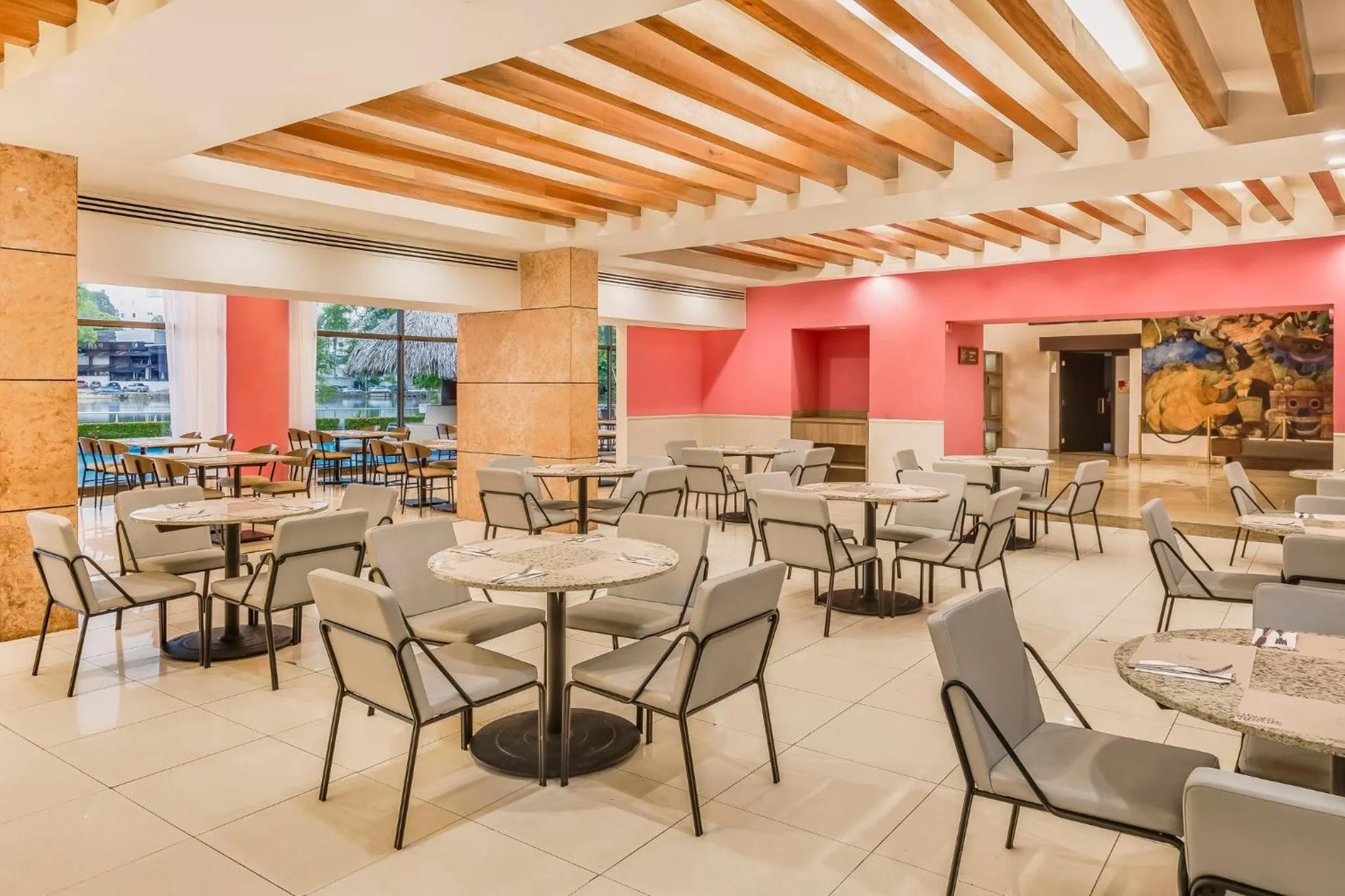 Restaurant/places to eat in Fiesta Inn Villahermosa Cencali