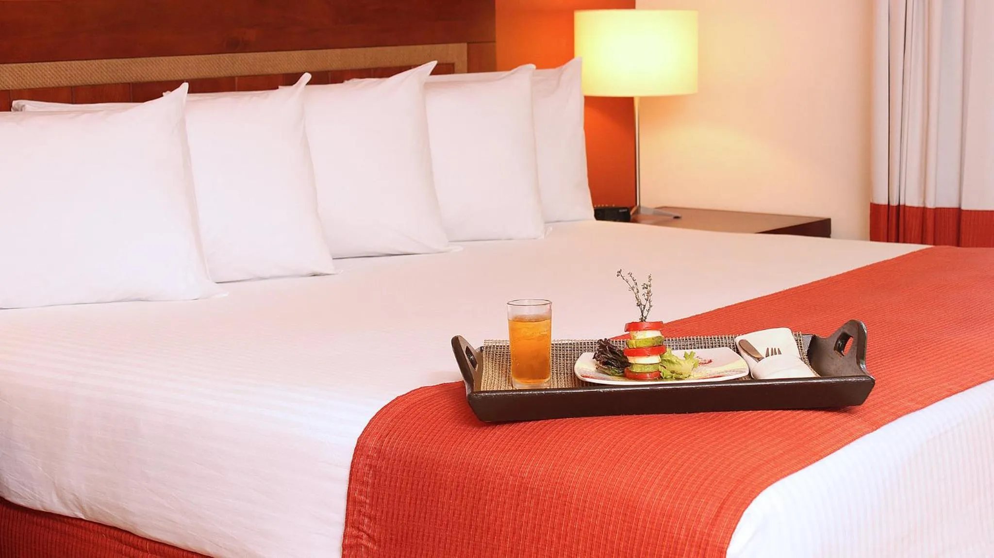 Photo of the whole room, Bed in Fiesta Inn Villahermosa Cencali