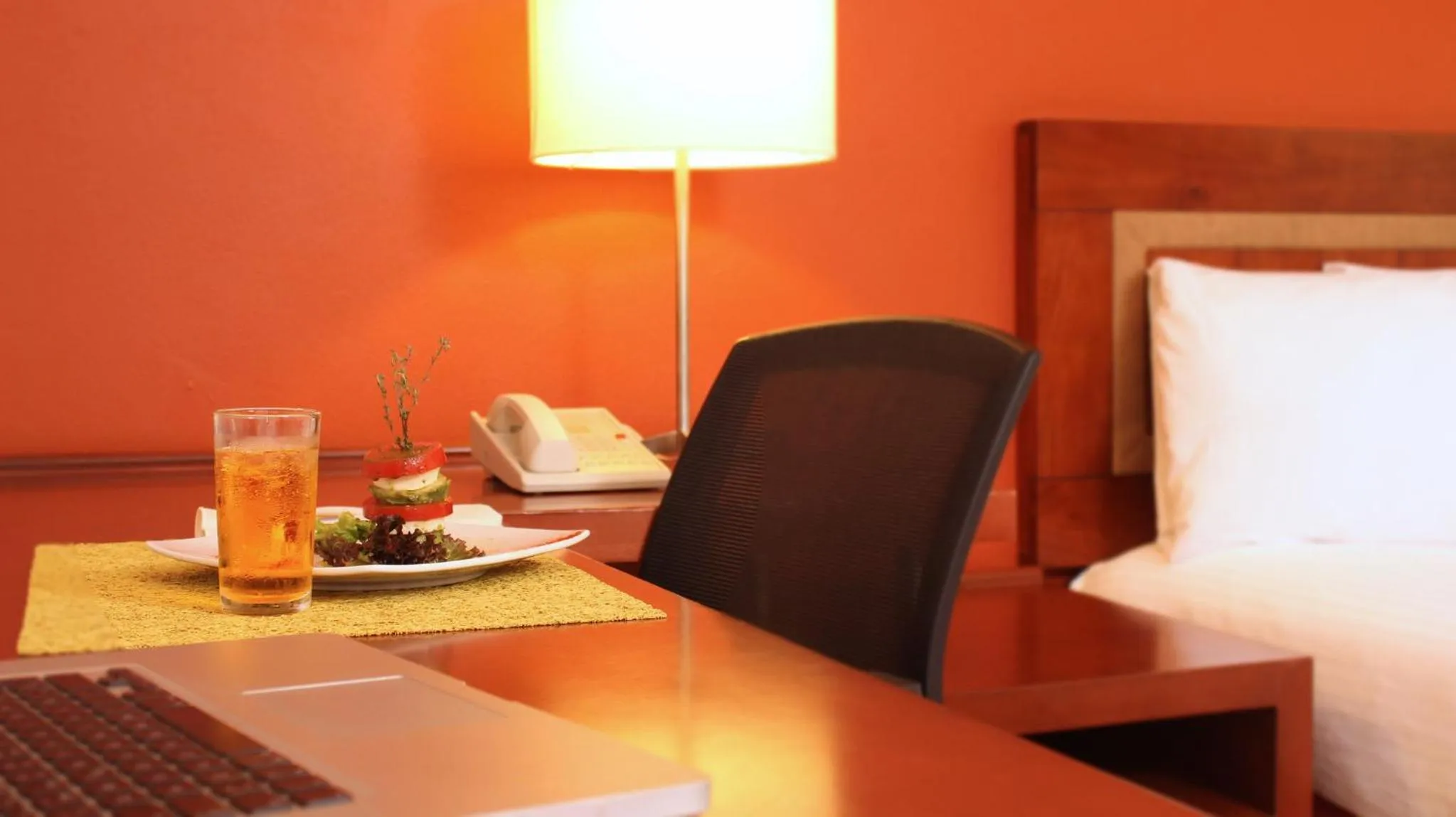 Photo of the whole room, Bed in Fiesta Inn Villahermosa Cencali