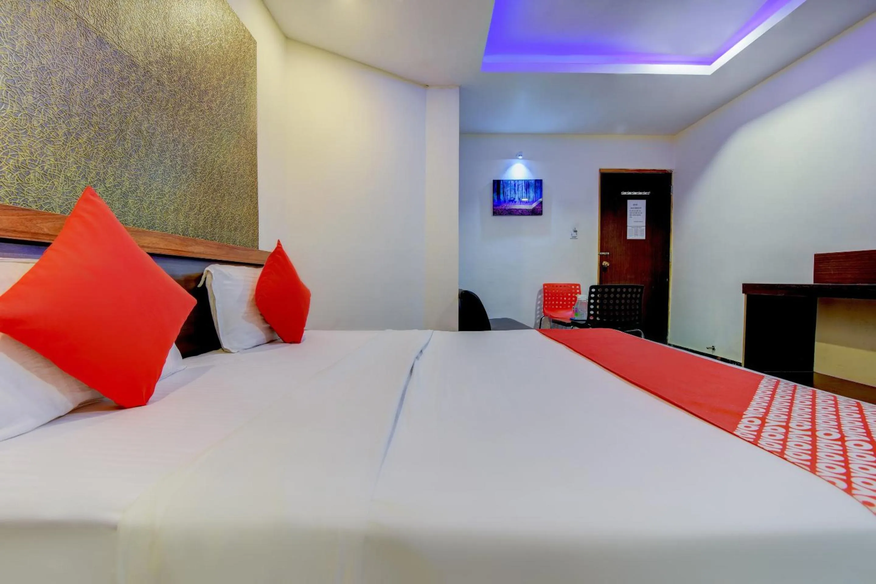 Bedroom, Bed in Hotel O P S Grand