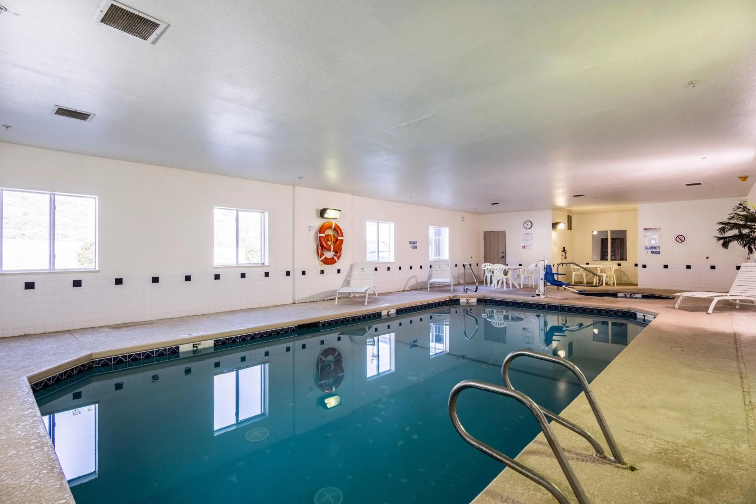 Swimming pool in Motel 6-Ruidoso, NM