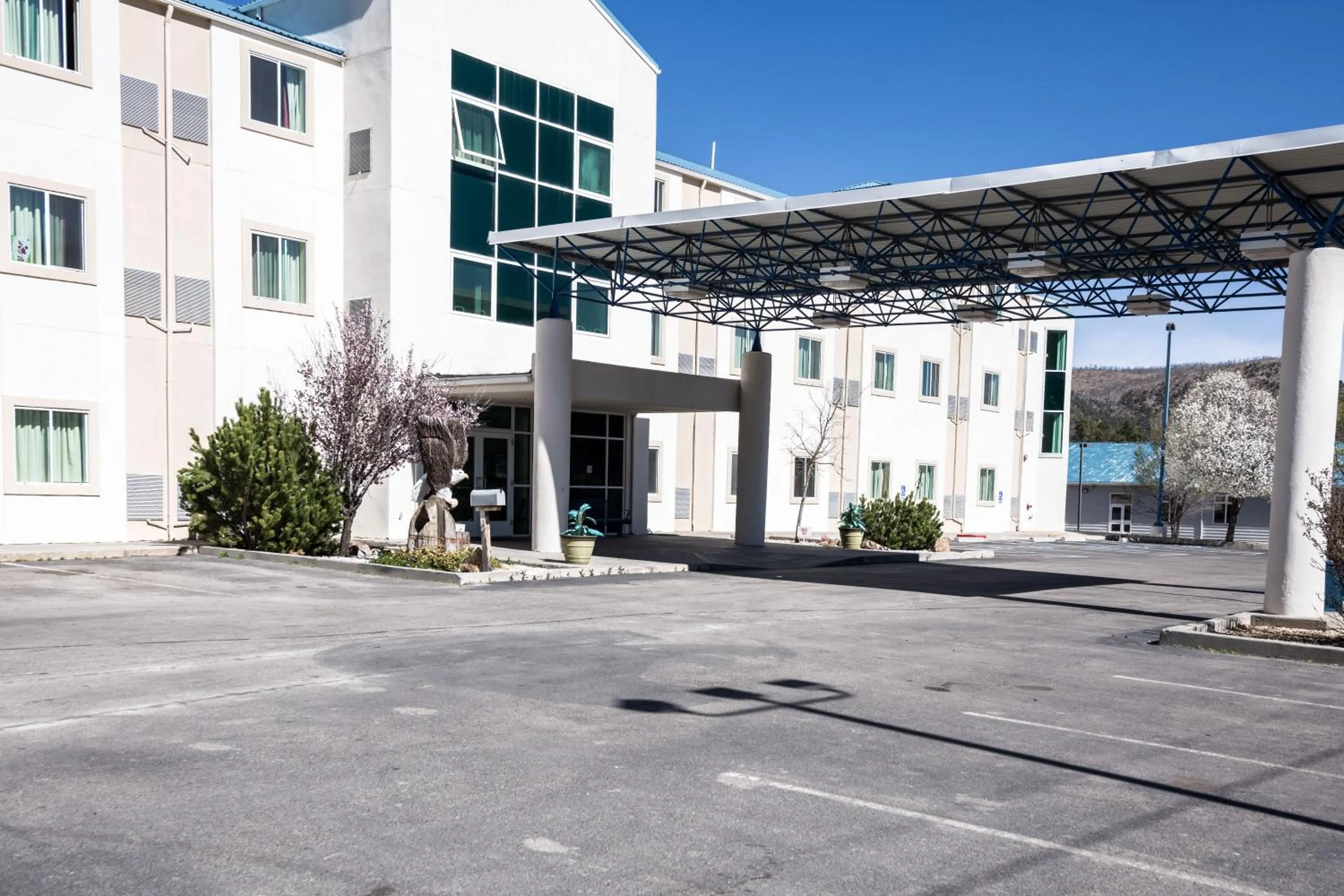 Facade/entrance in Motel 6-Ruidoso, NM