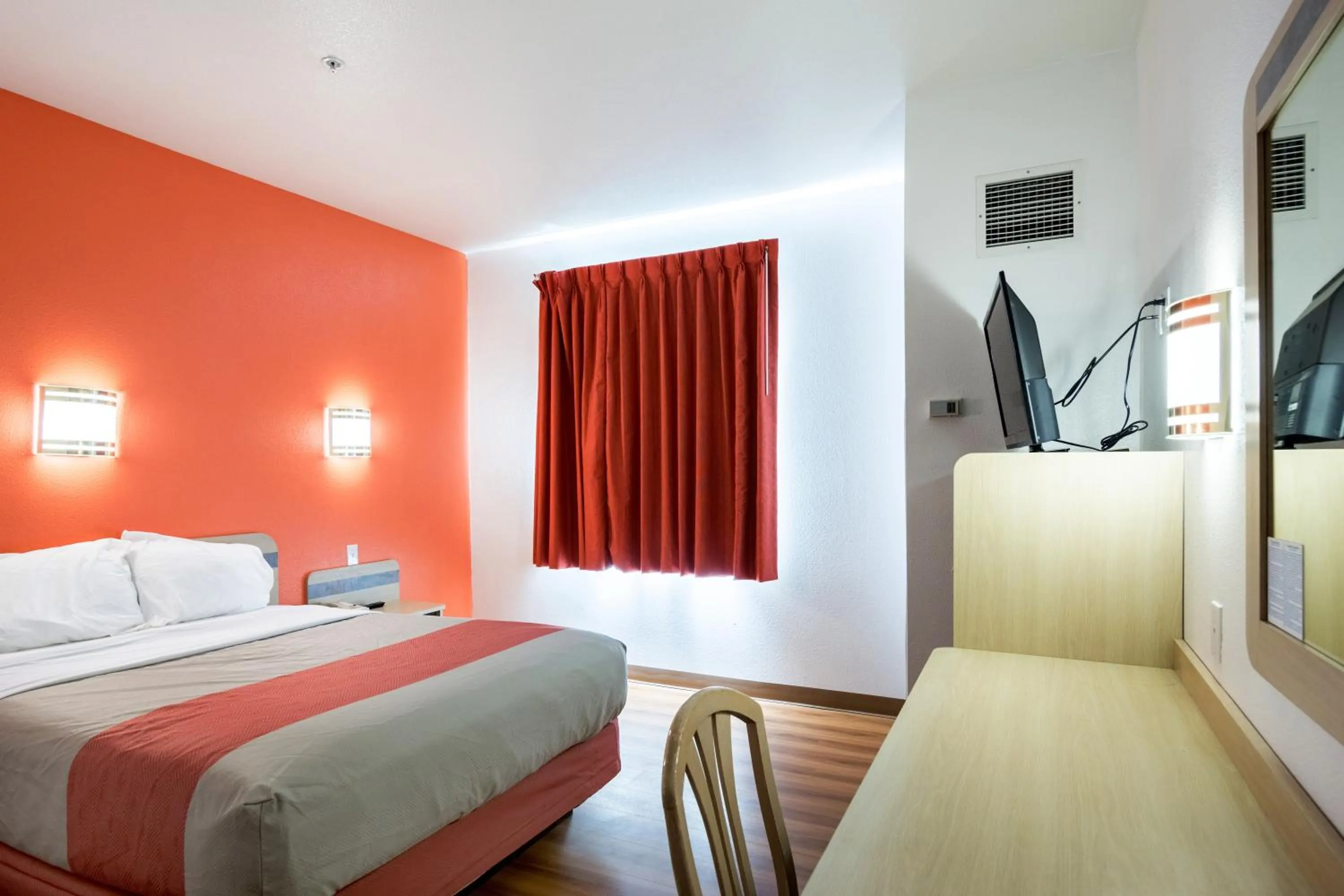 Bedroom in Motel 6-Ruidoso, NM