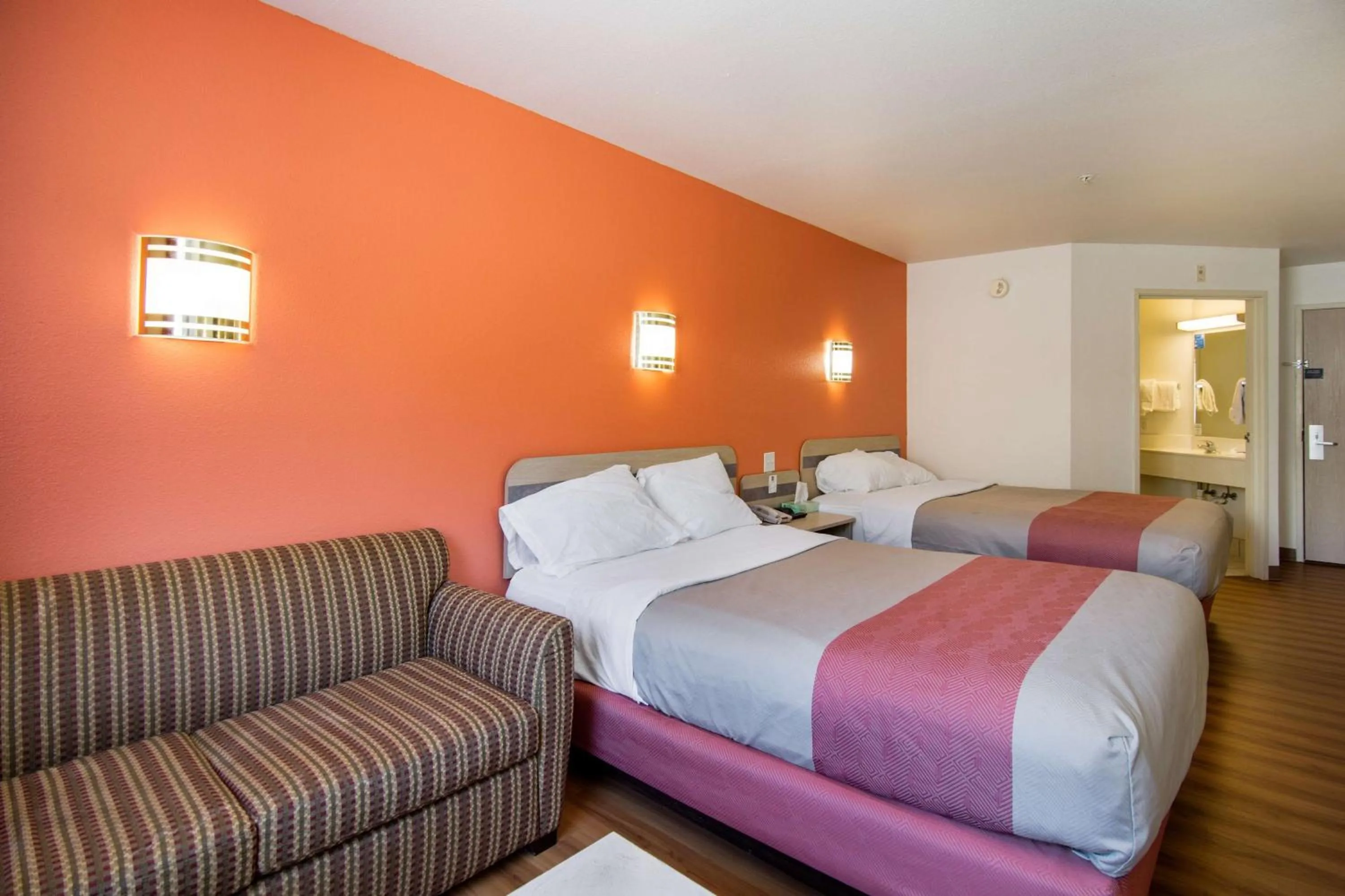 Photo of the whole room in Motel 6-Ruidoso, NM