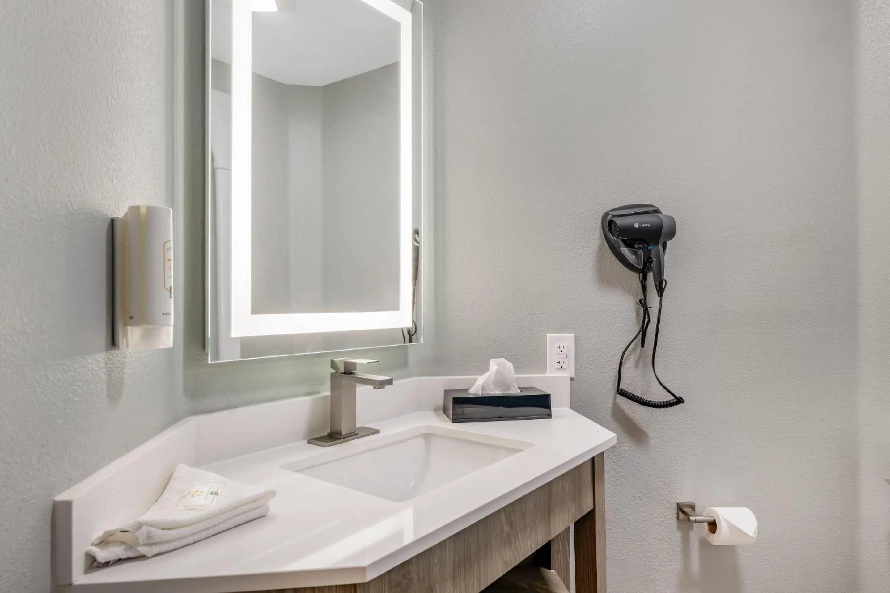 Bedroom in Quality Inn