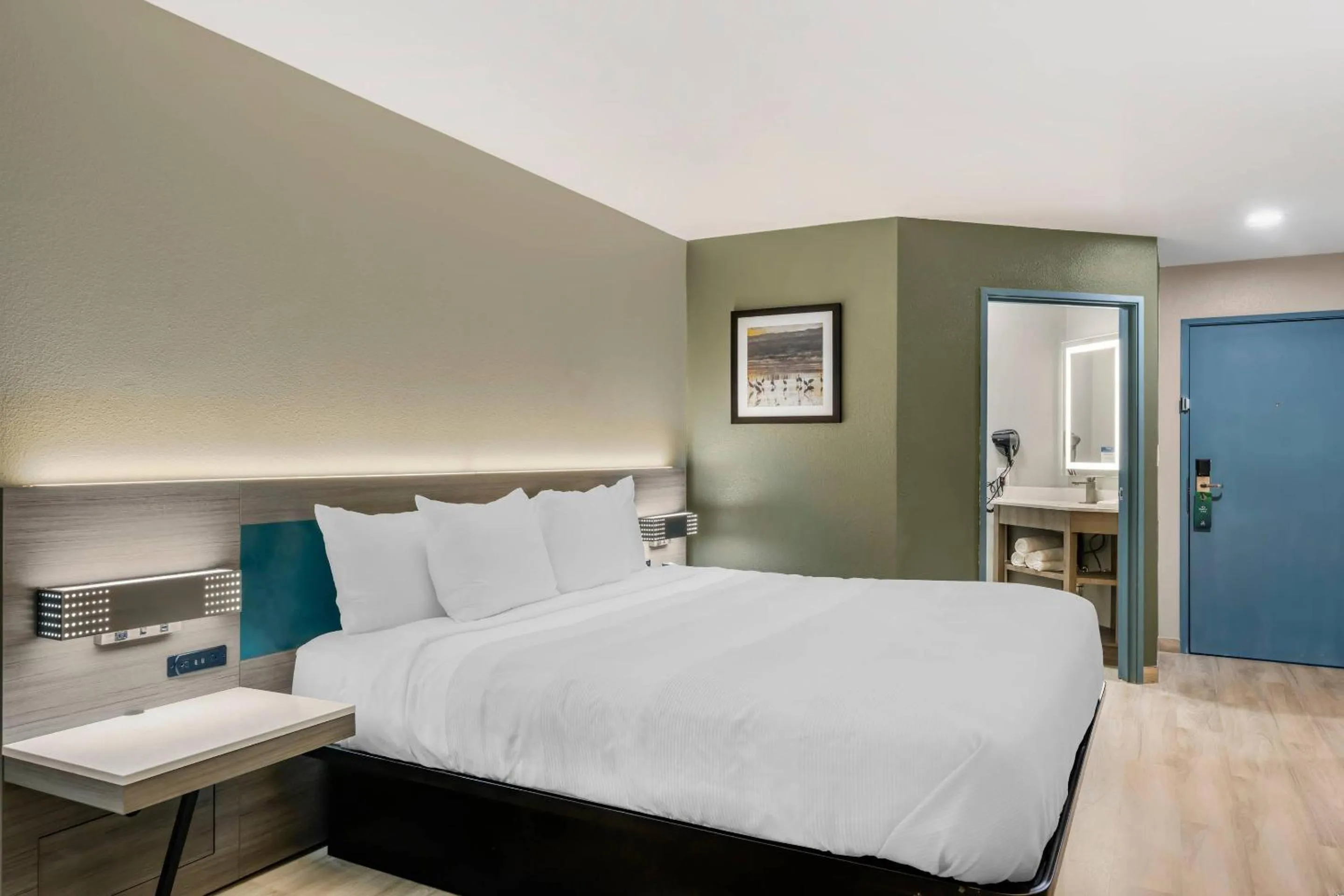 Bedroom, Bed in Quality Inn