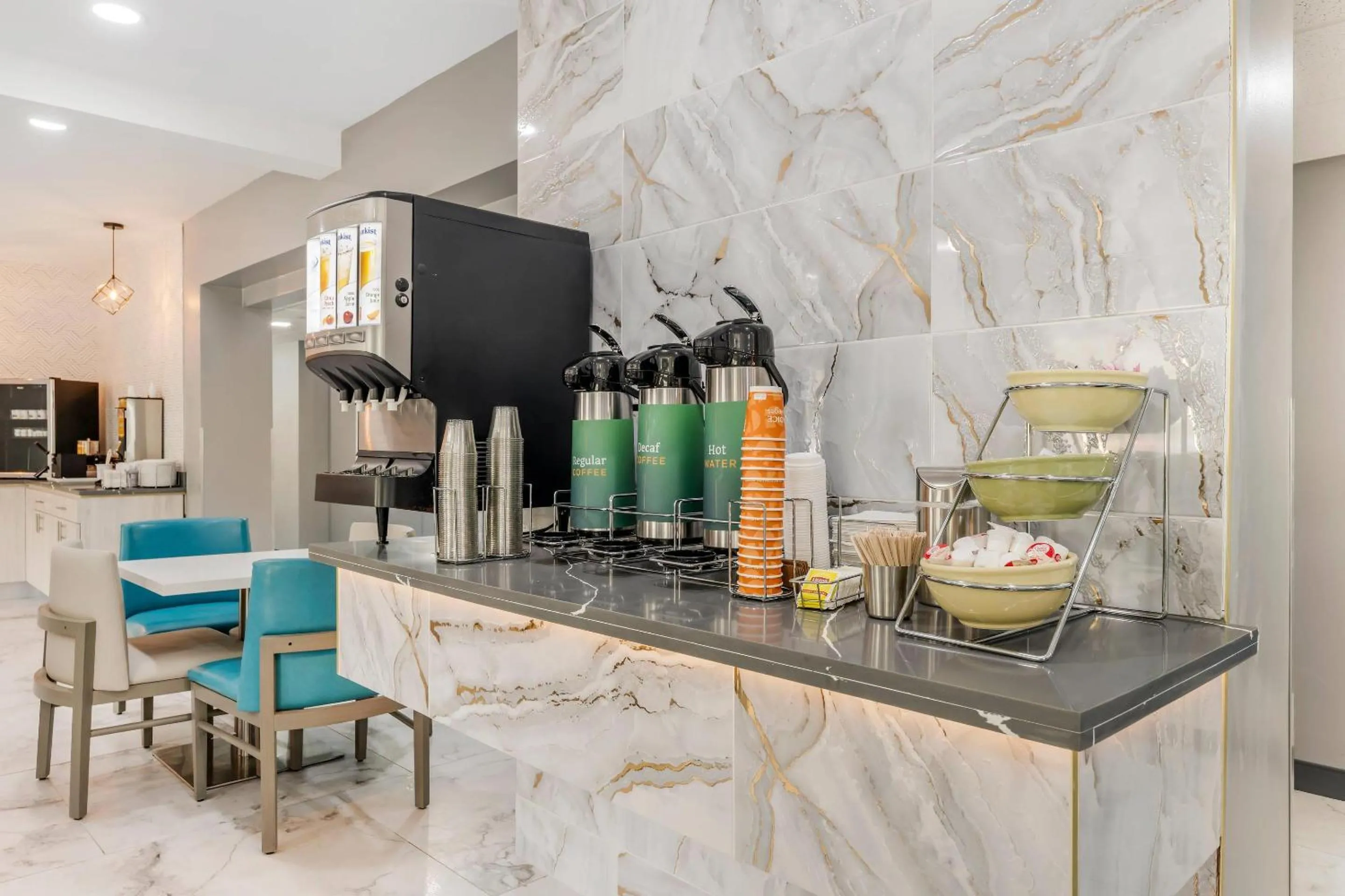 Breakfast in Quality Inn