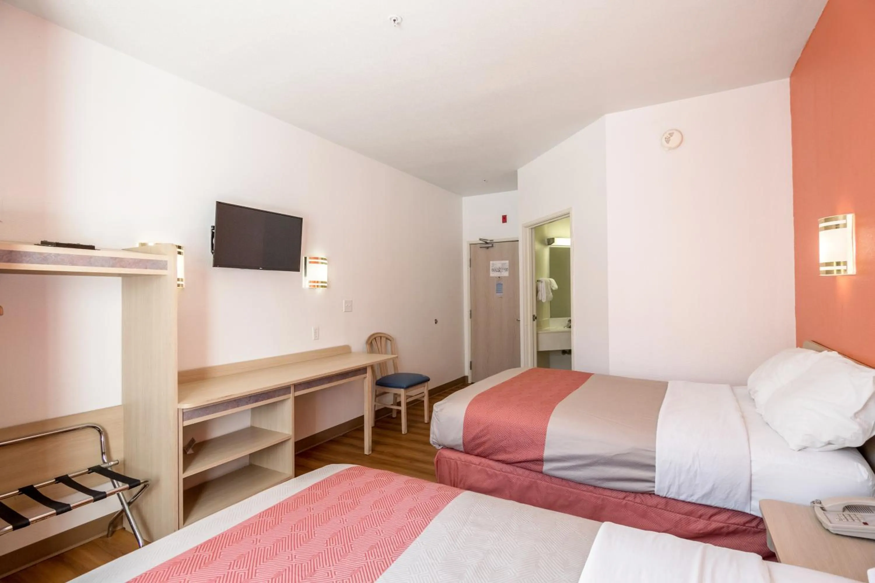 Bedroom in Motel 6-Ruidoso, NM