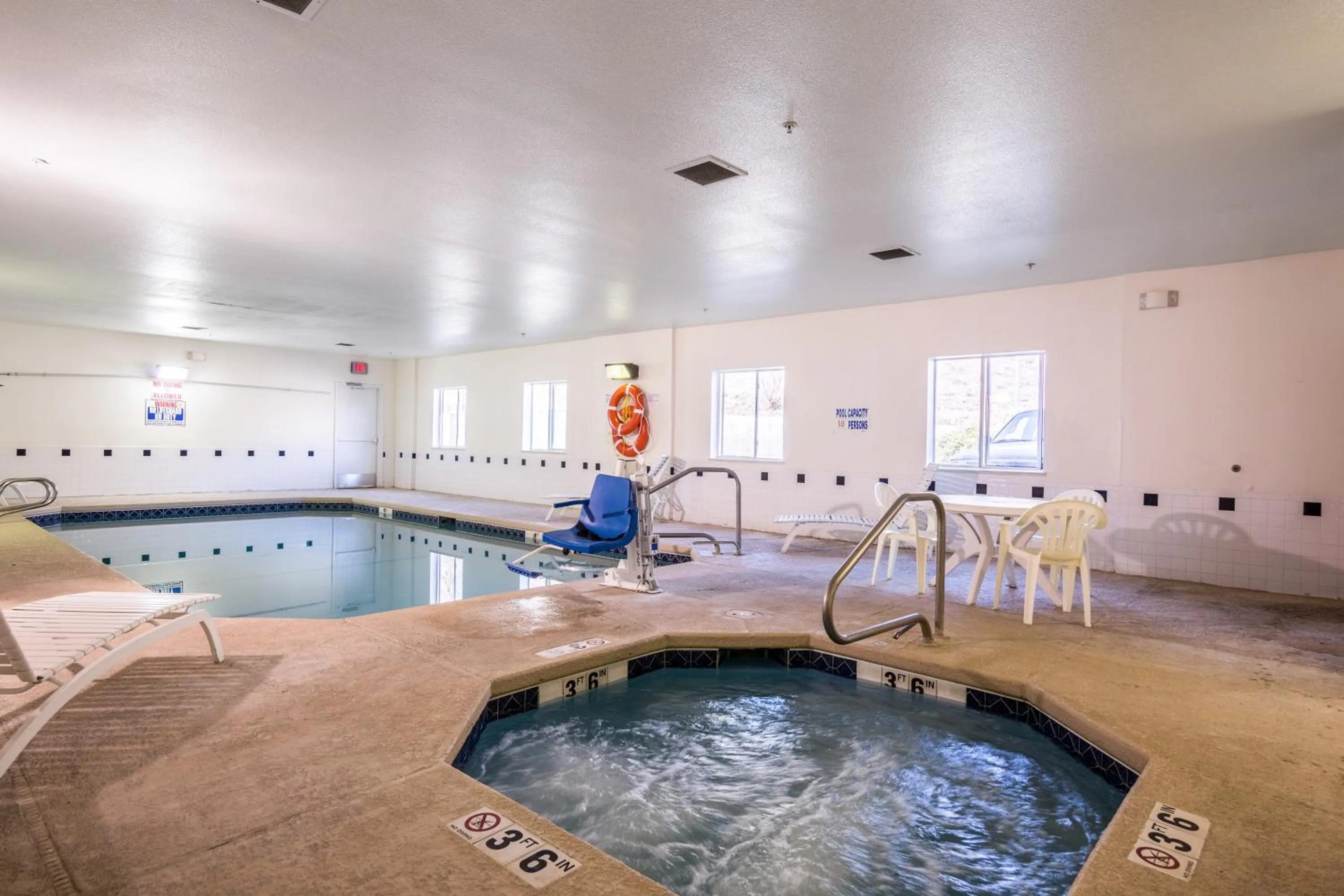 Swimming pool in Motel 6-Ruidoso, NM