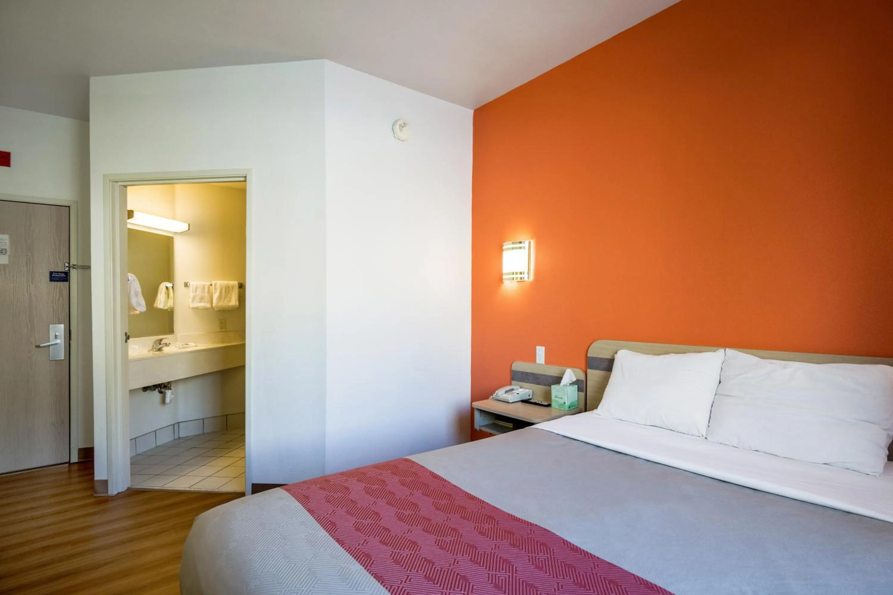 Bedroom in Motel 6-Ruidoso, NM