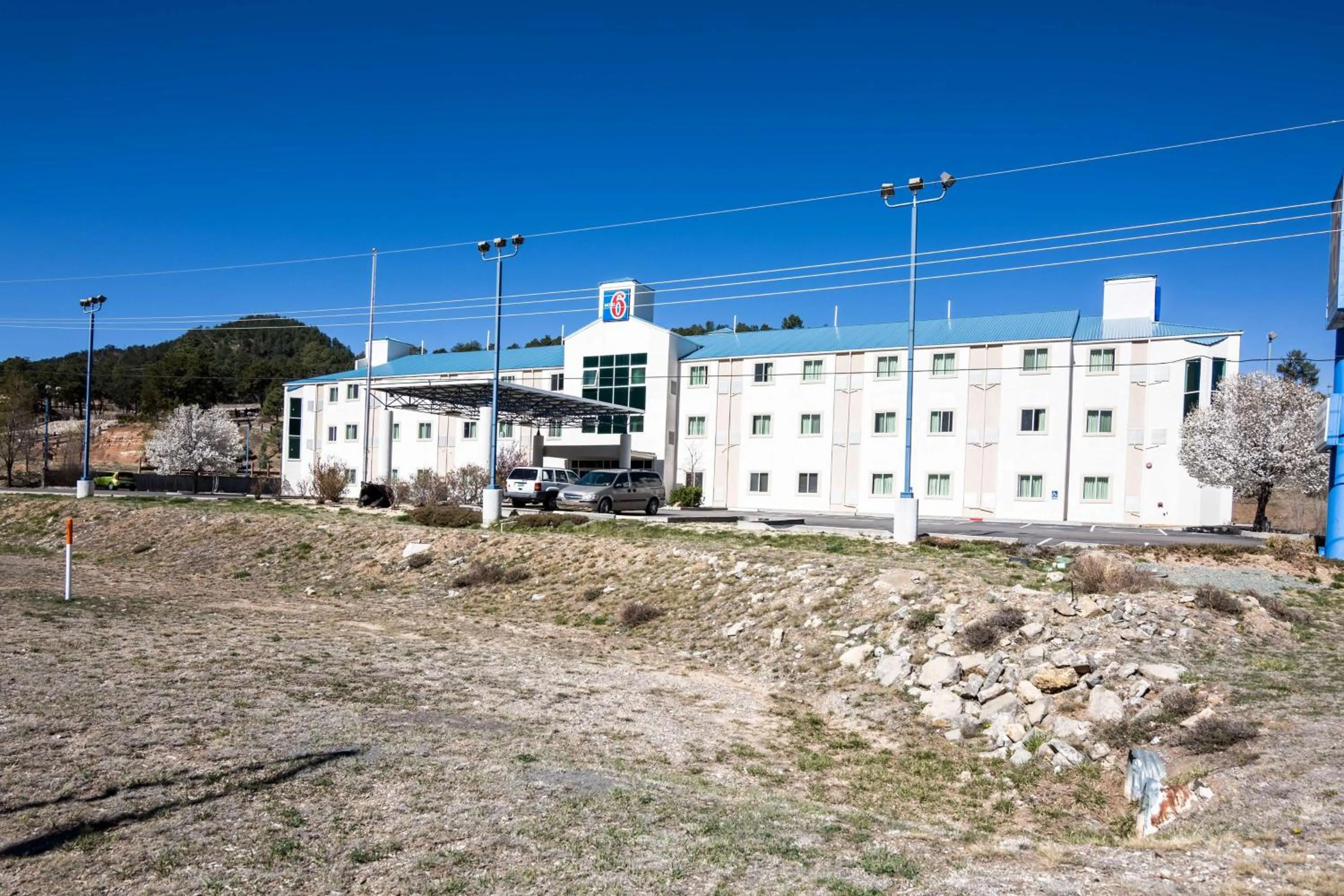 Property building in Motel 6-Ruidoso, NM