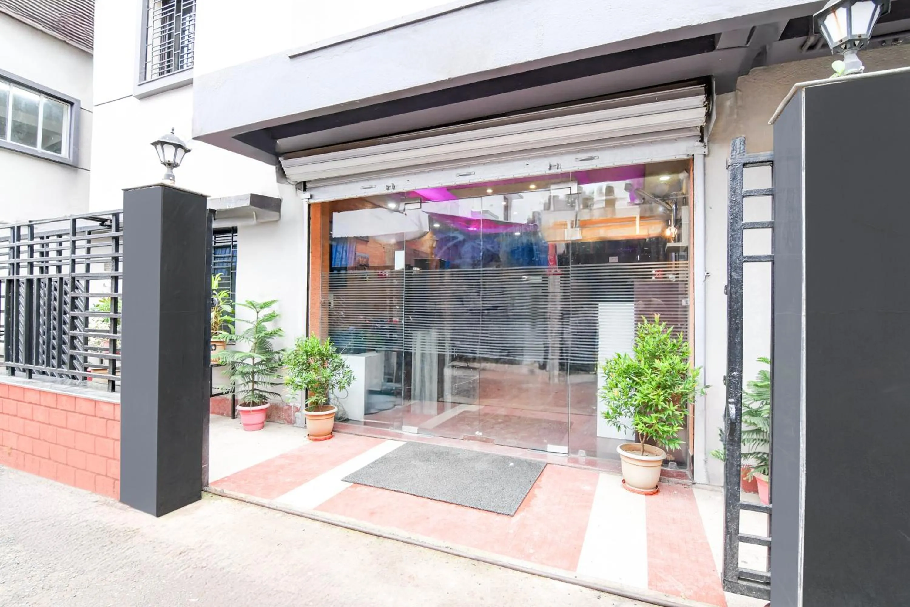 Facade/entrance in Super Collection O Behala