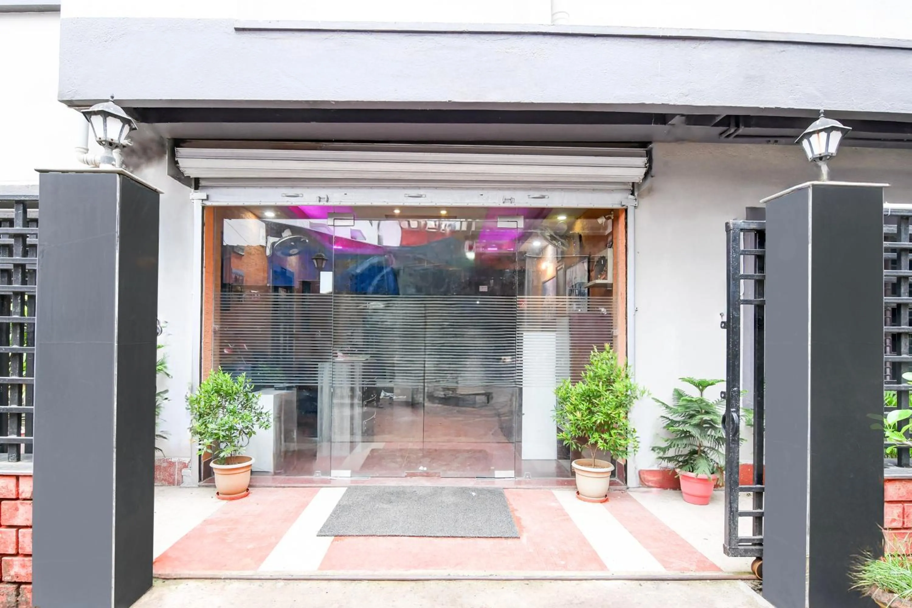 Facade/entrance in Super Collection O Behala