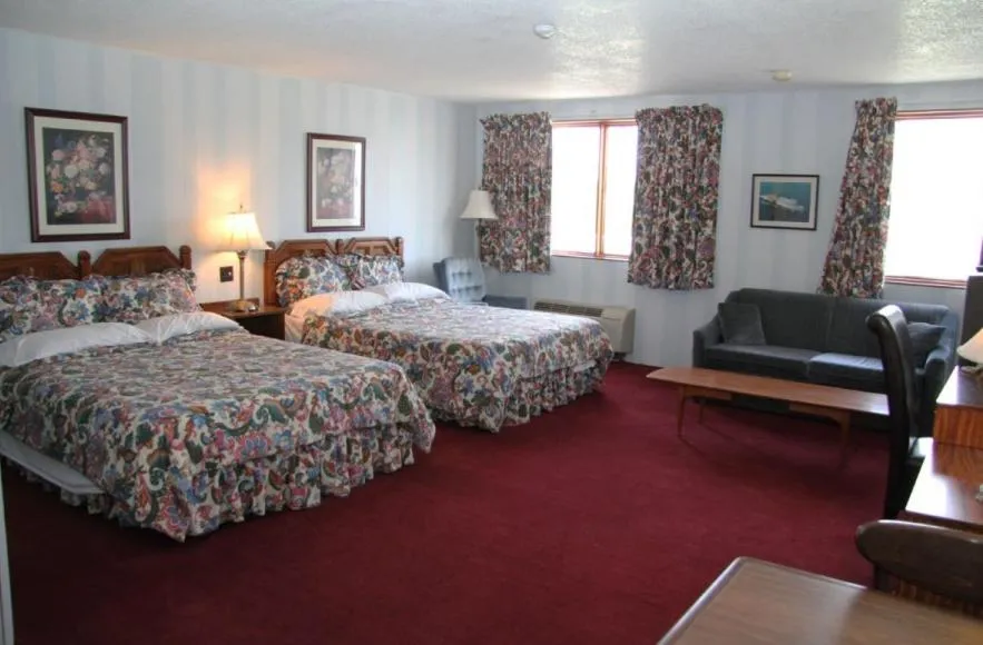 Bed in Diamond Motor Inn