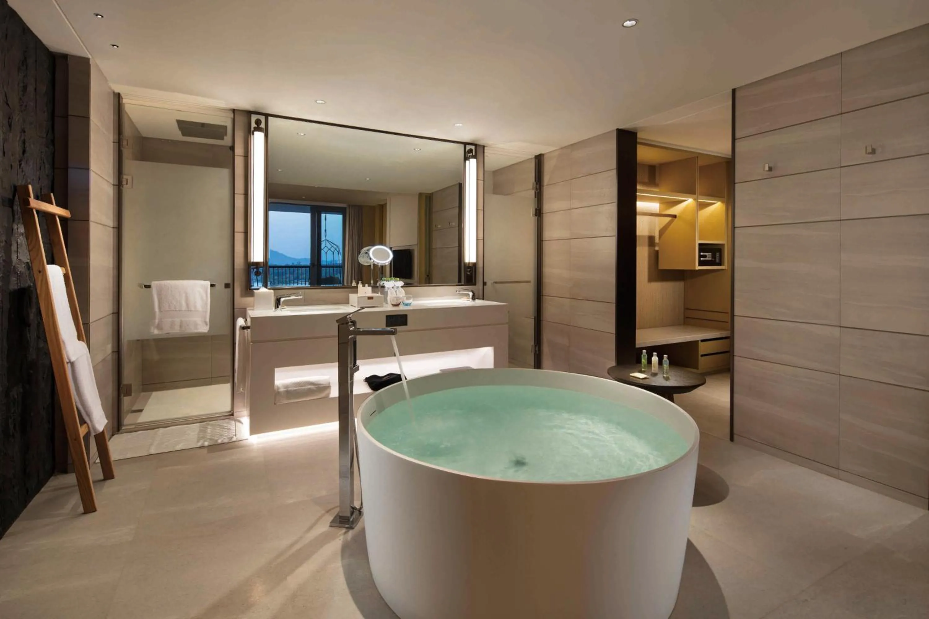 Hot Tub in Doubletree Resort By Hilton Hainan - Xinglong Lakeside