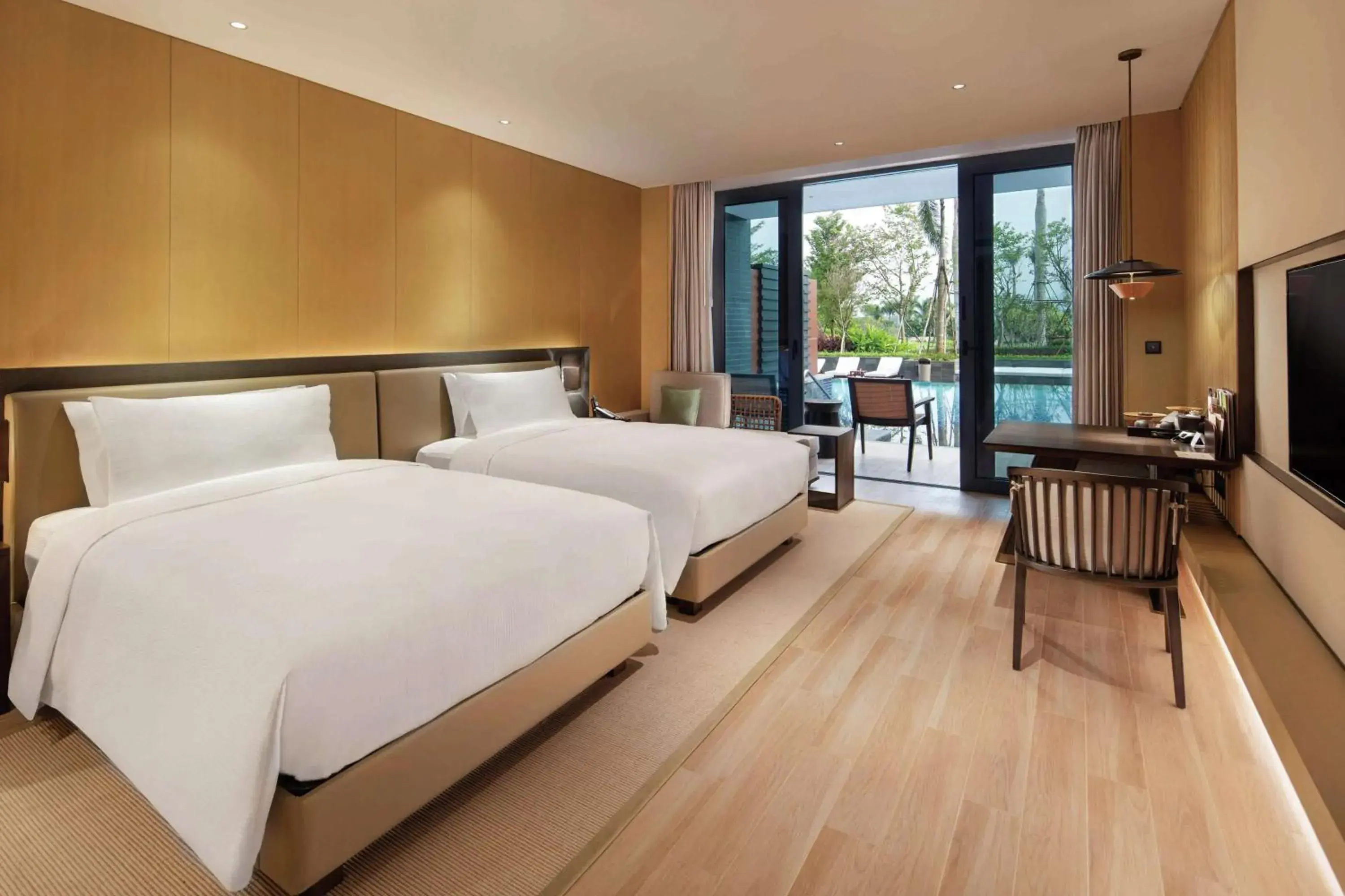 Twin Deluxe Room Pool Access in Doubletree Resort By Hilton Hainan - Xinglong Lakeside Twin Deluxe Room Pool Access in Doubletree Resort By Hilton Hainan - Xinglong Lakeside