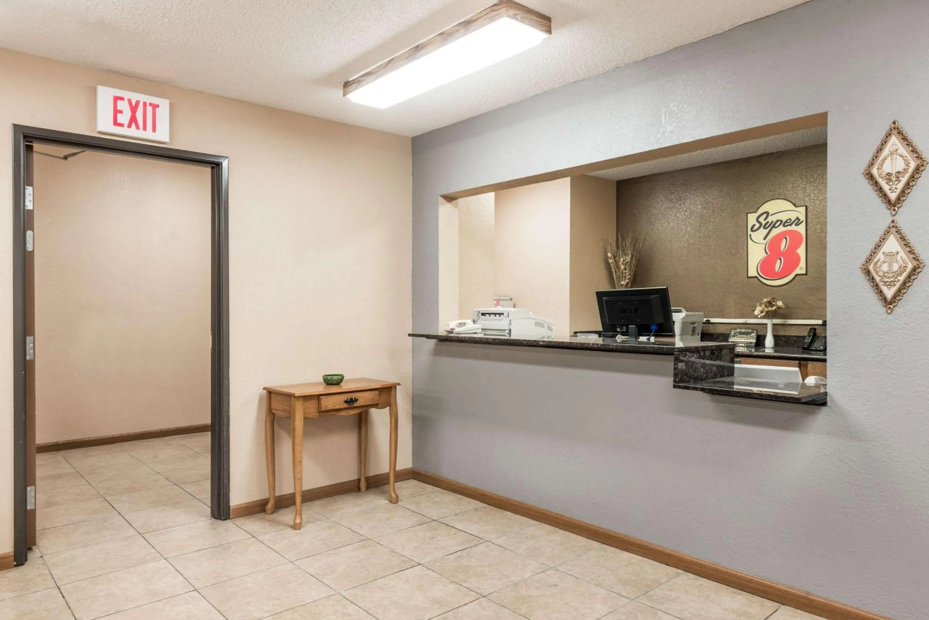 Lobby or reception in Super 8 by Wyndham Greenville