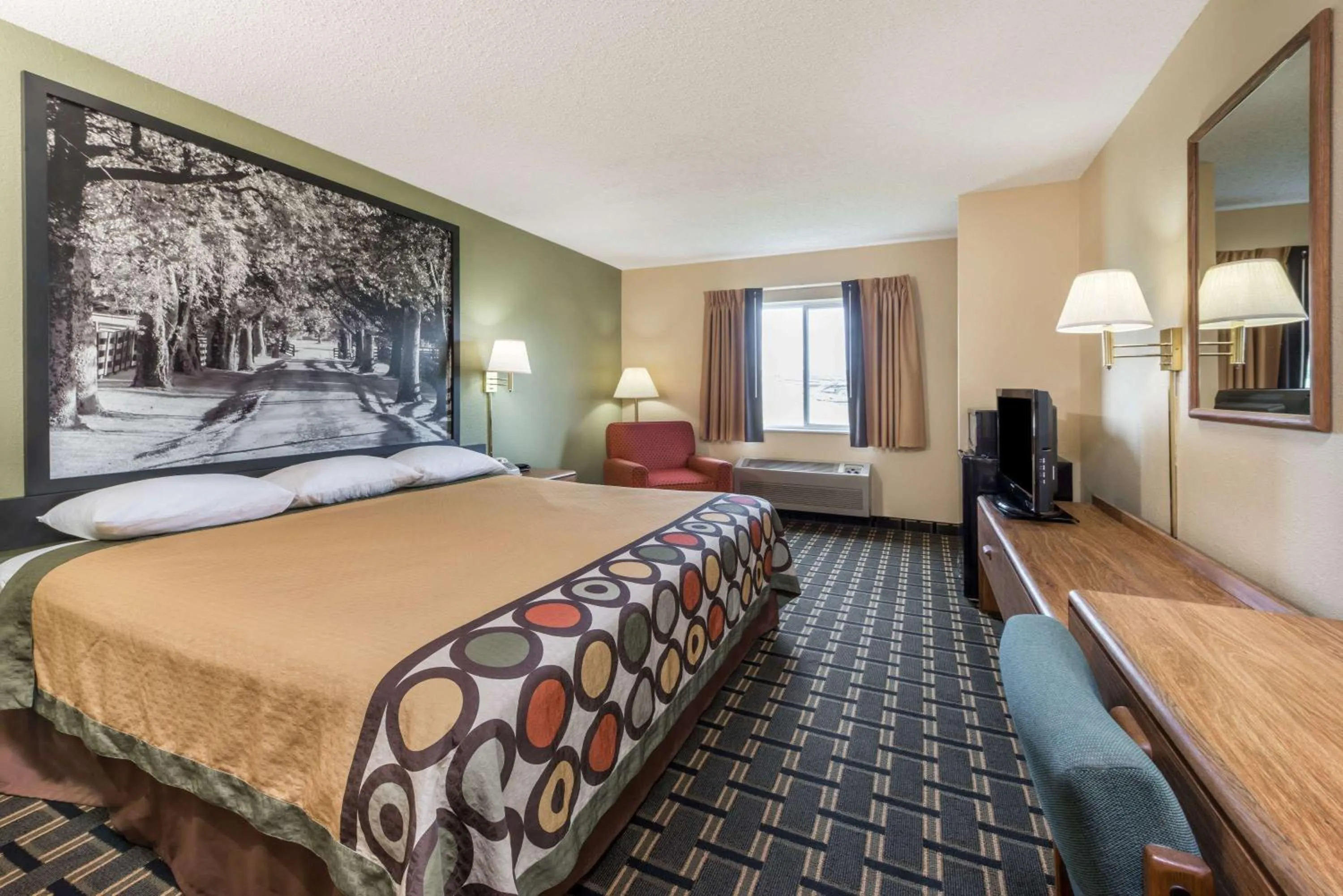 On site, Bed in Super 8 by Wyndham Greenville