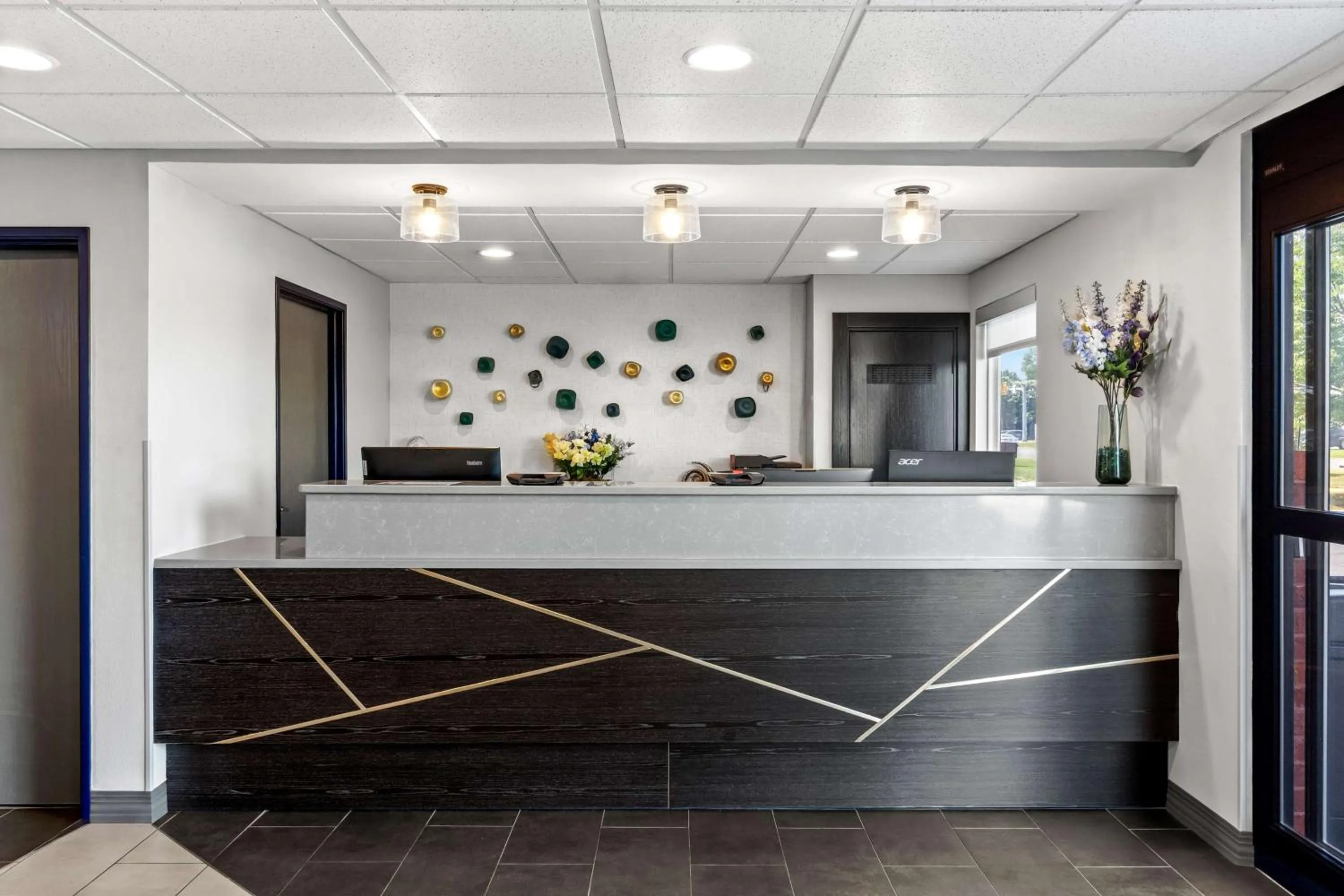 Lobby or reception in Best Western Doswell Hotel