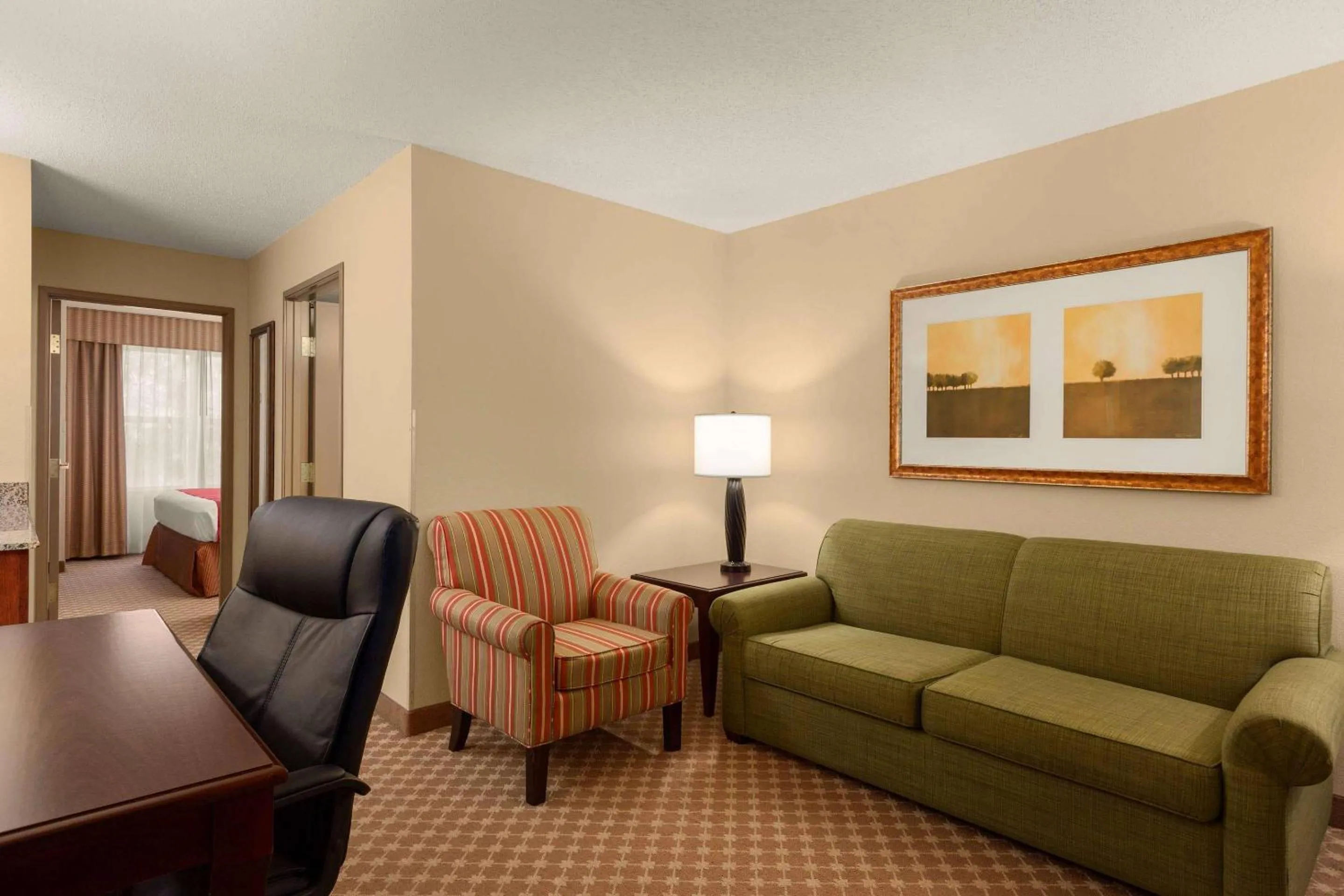 Bedroom in Country Inn & Suites by Radisson, Doswell Kings Dominion , VA