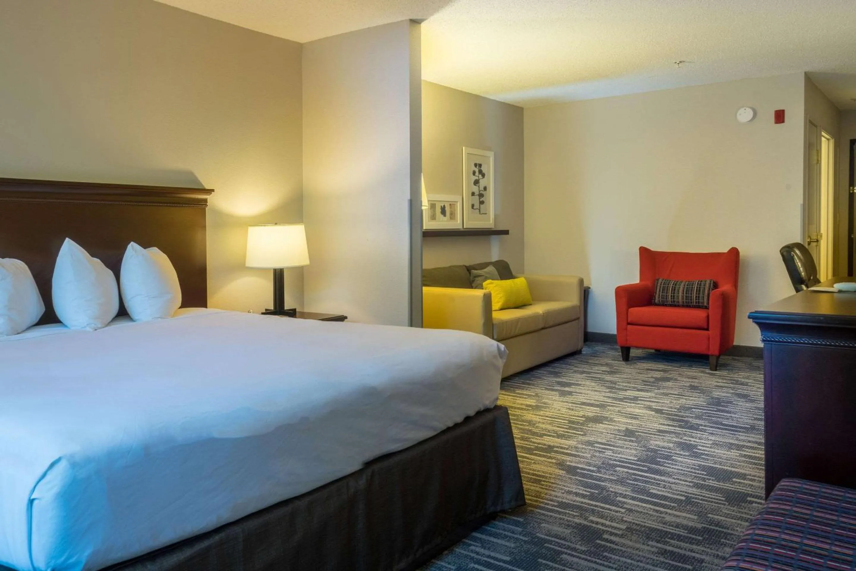 Bedroom, Bed in Country Inn & Suites by Radisson, Doswell Kings Dominion , VA