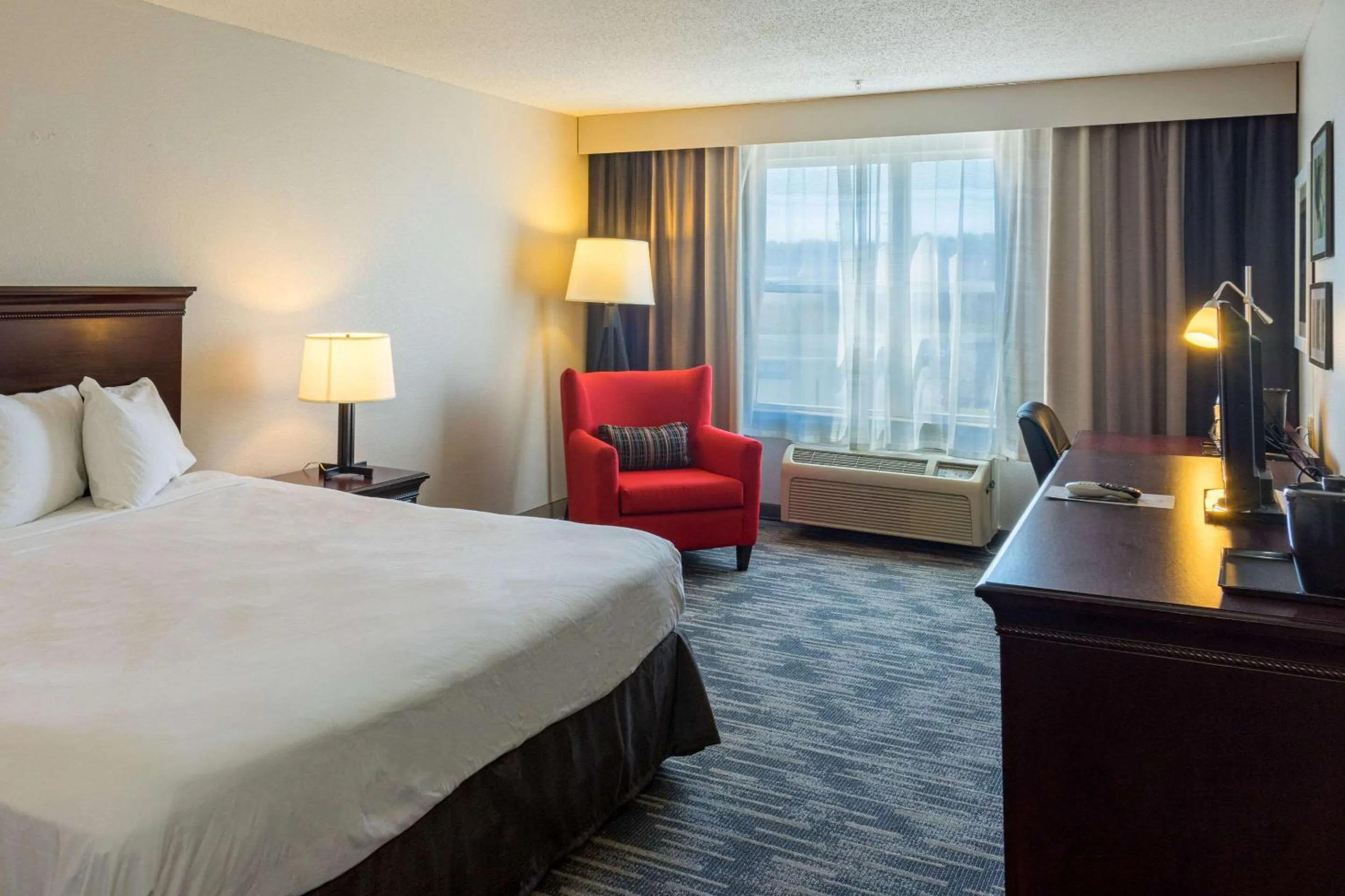 Bedroom, Bed in Country Inn & Suites by Radisson, Doswell Kings Dominion , VA
