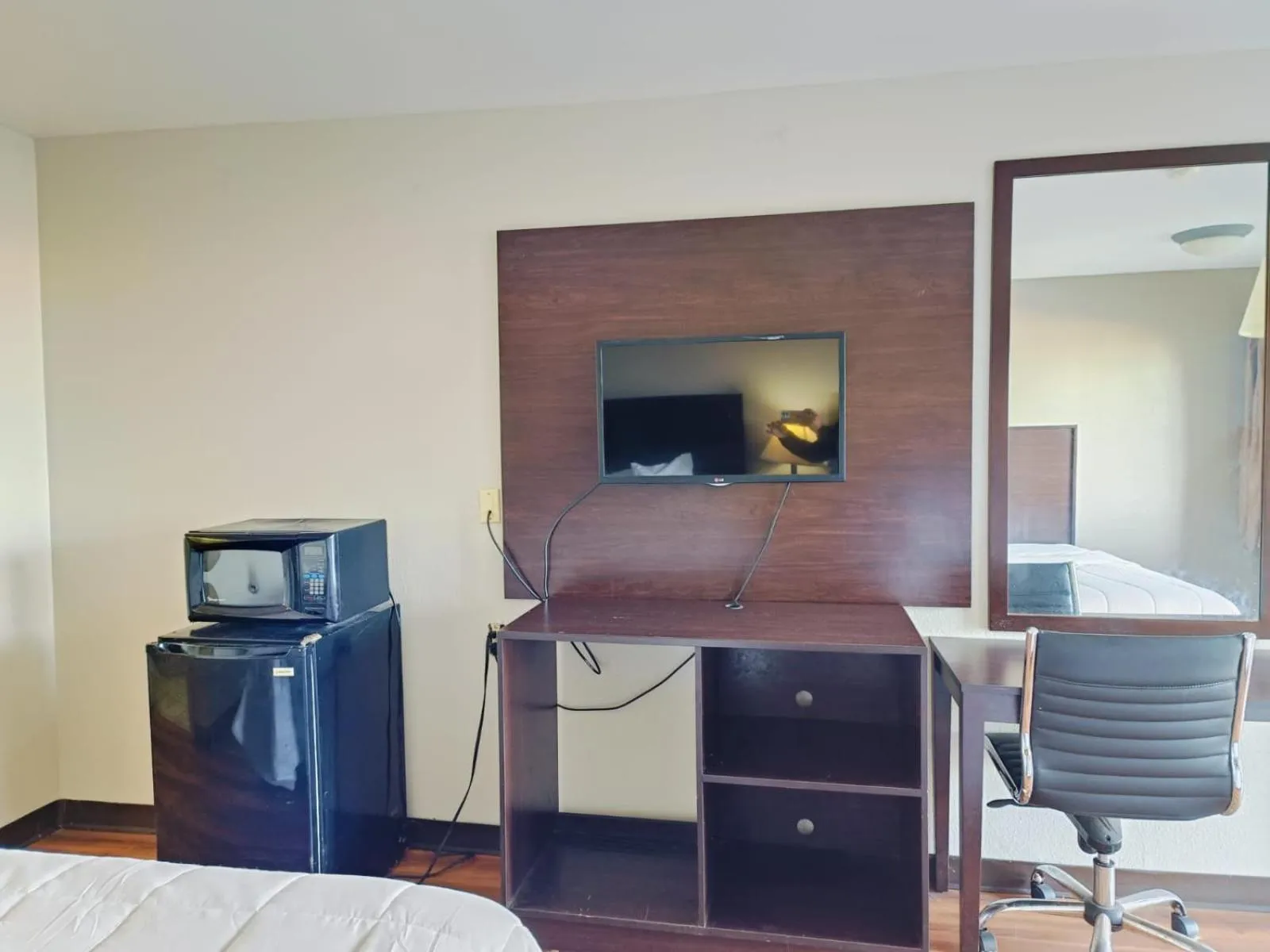 Bedroom in Travelers inn by OYO Wichita Falls