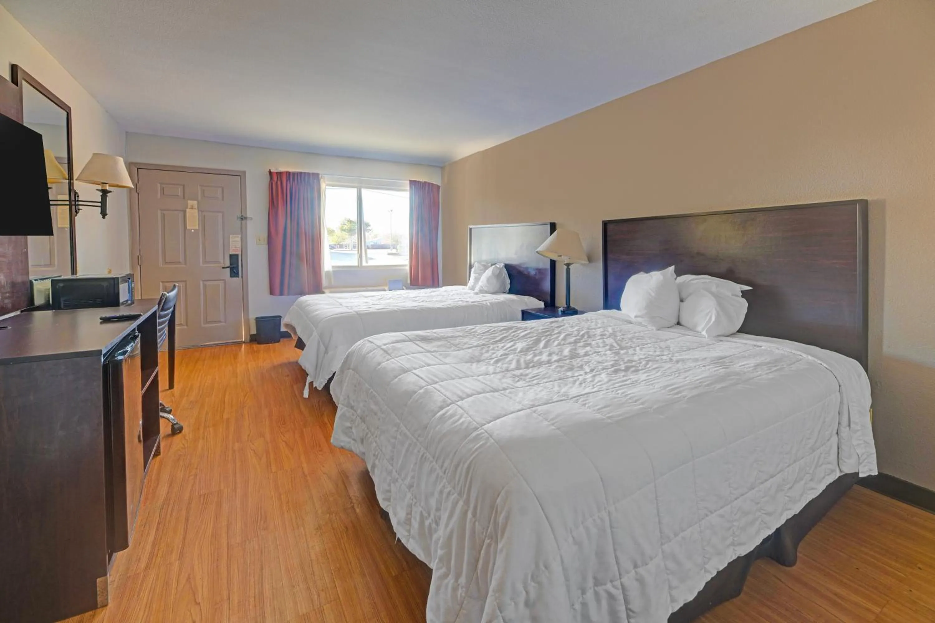 Bedroom, Bed in Travelers inn by OYO Wichita Falls