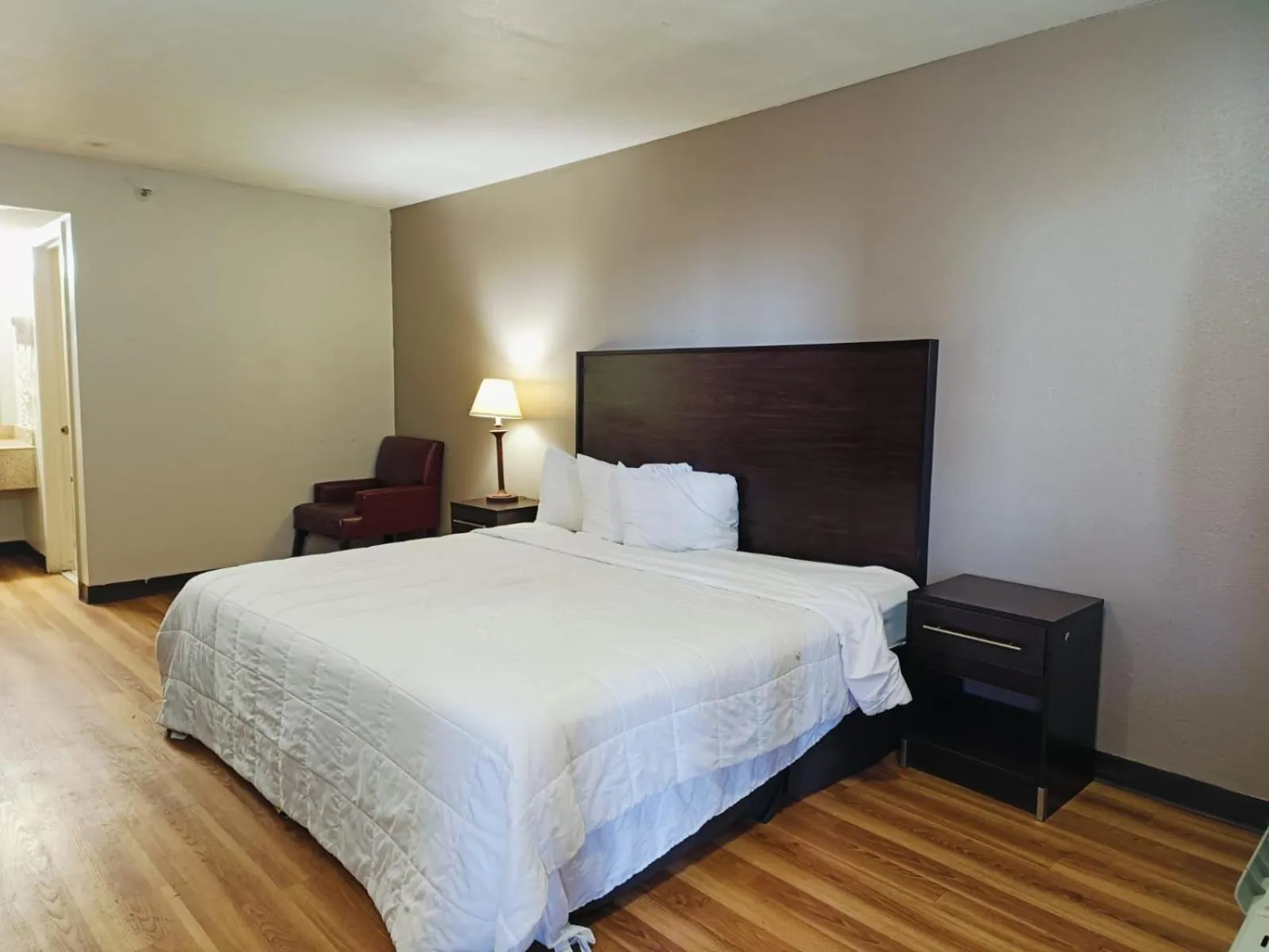 Bedroom, Bed in Travelers inn by OYO Wichita Falls