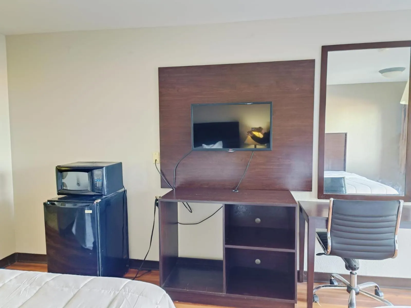 Bedroom in Travelers inn by OYO Wichita Falls