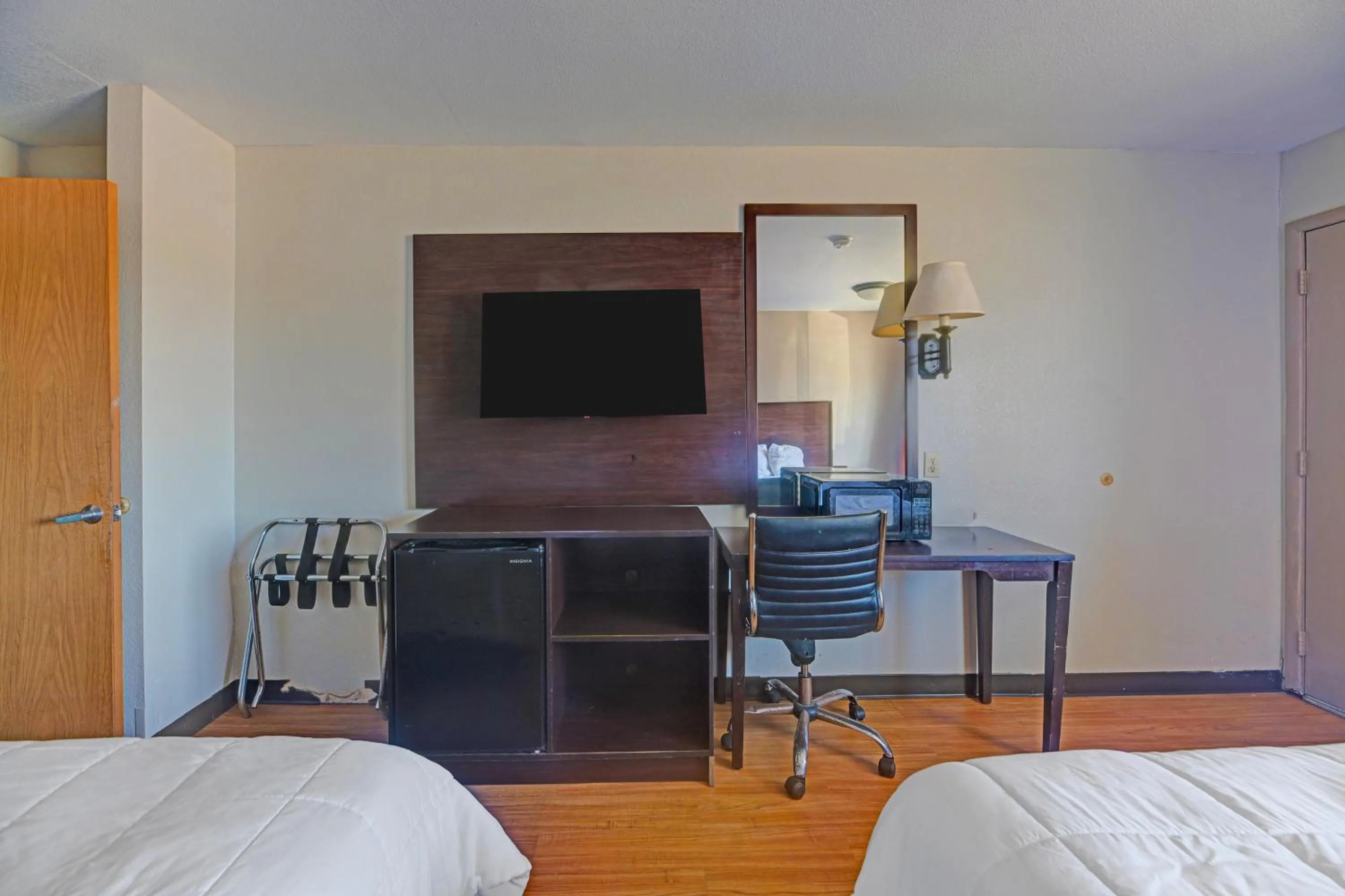 Bedroom, Bed in Travelers inn by OYO Wichita Falls