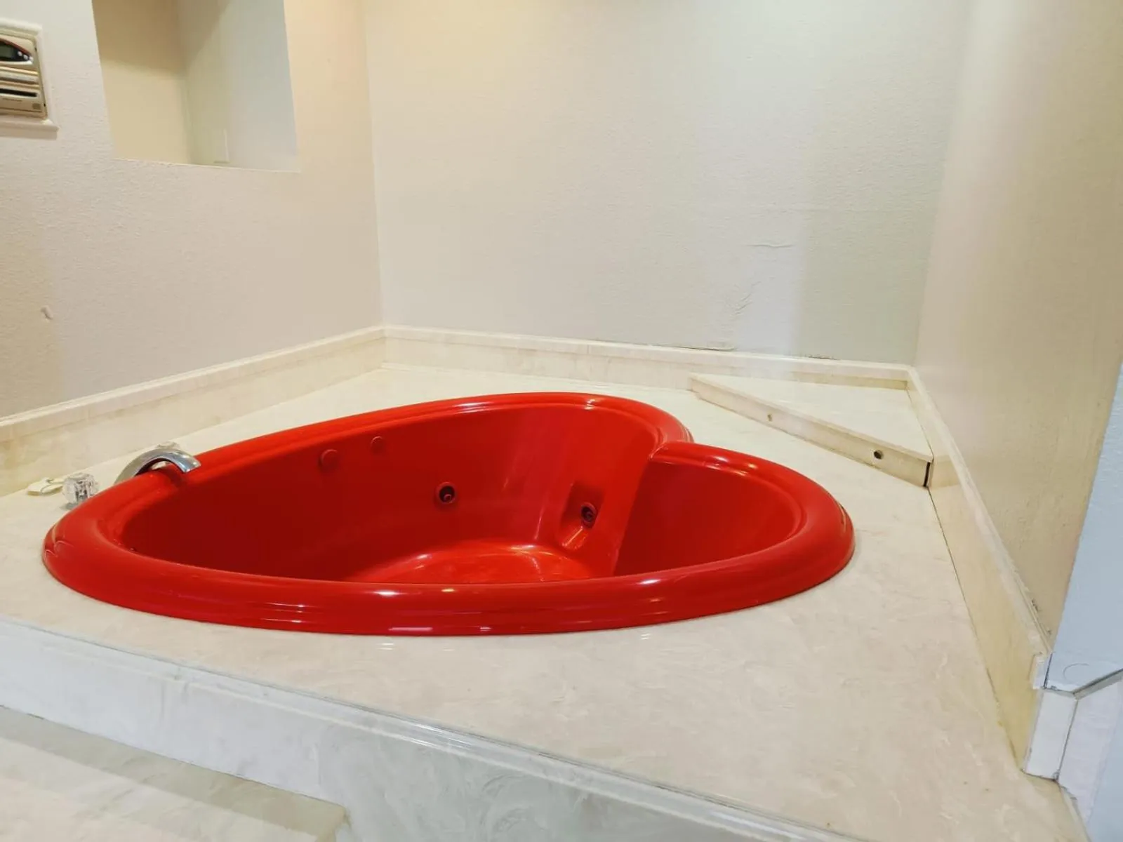 Hot Tub in Travelers inn by OYO Wichita Falls