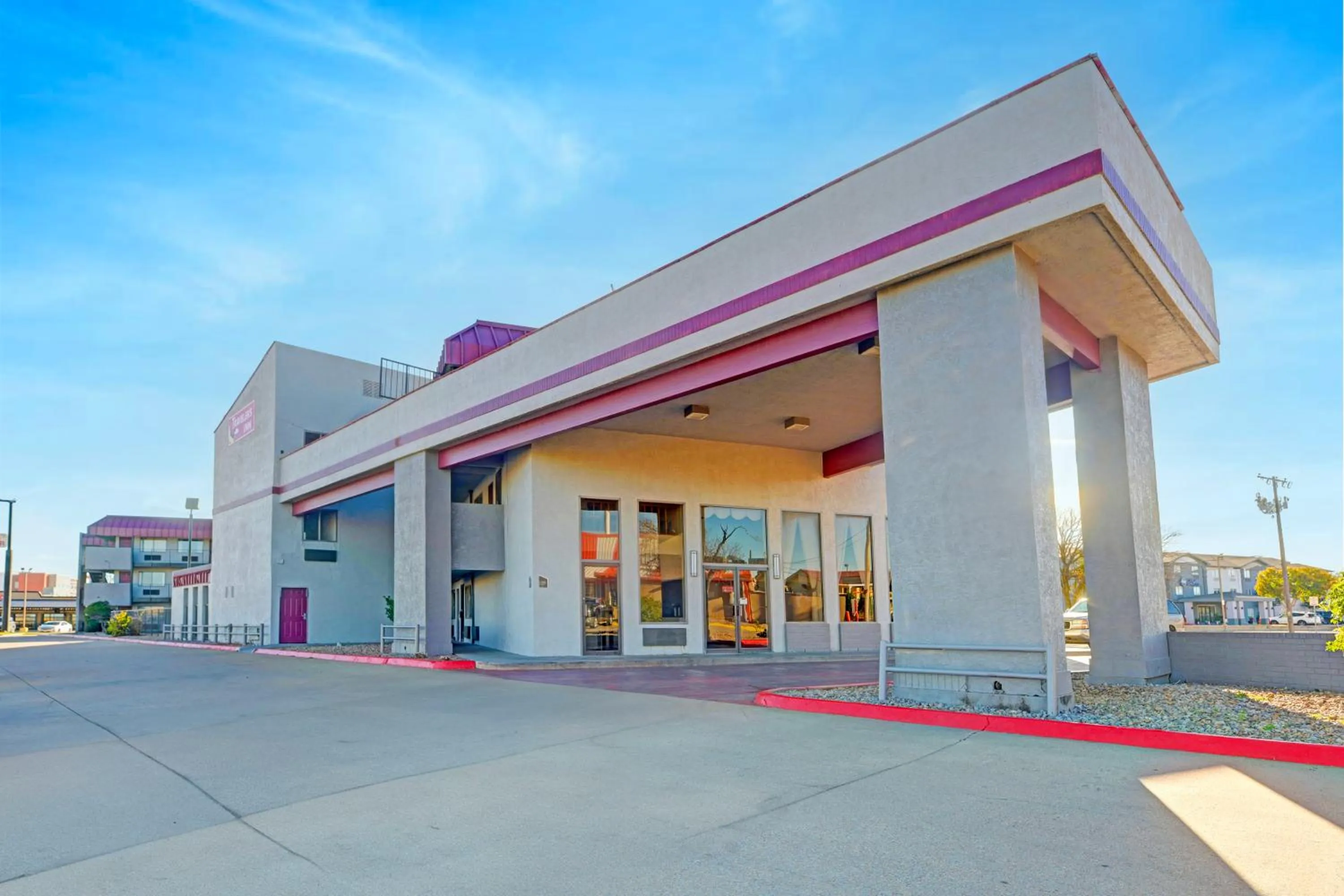 Facade/entrance in Travelers inn by OYO Wichita Falls