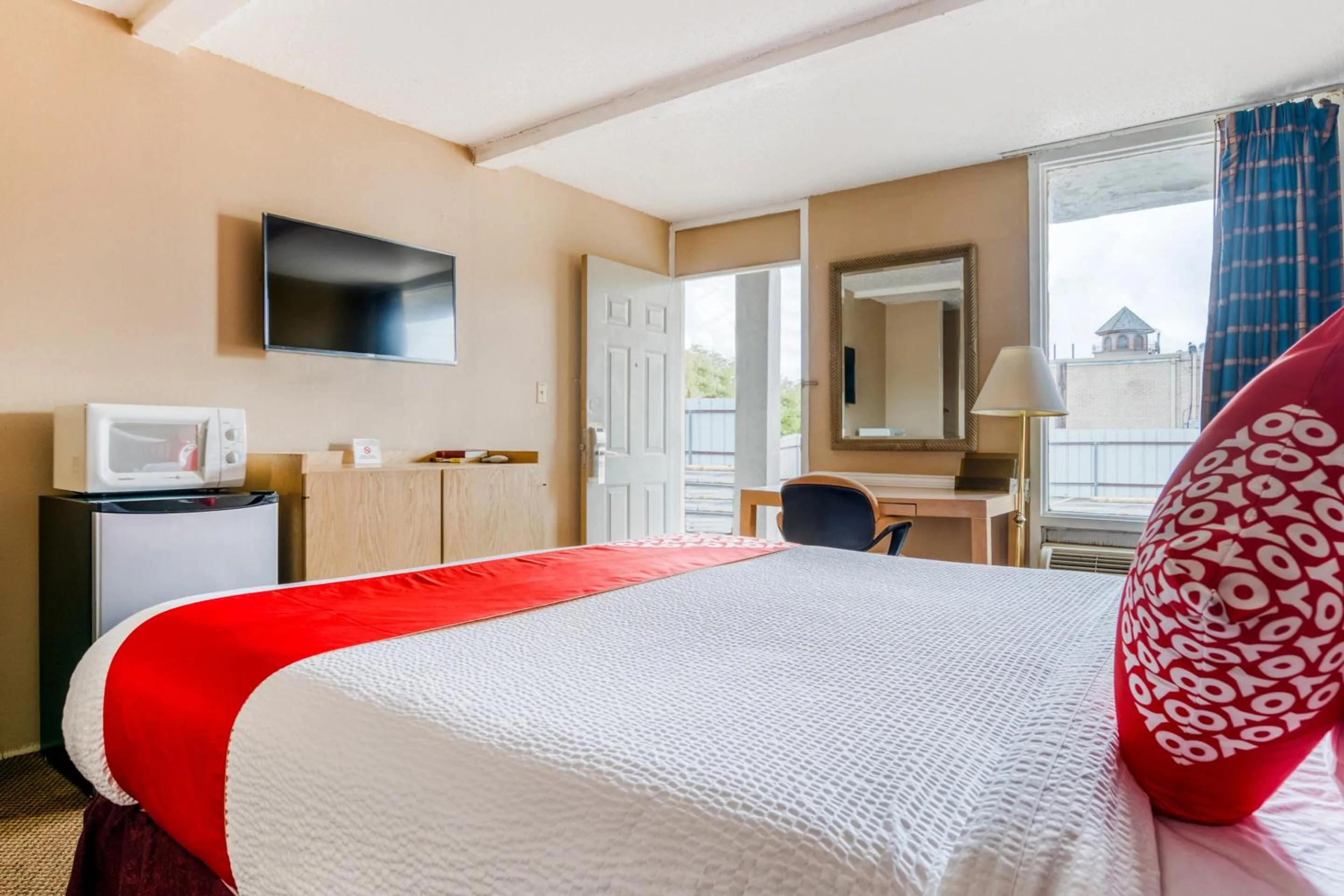 Bedroom, Bed in OYO Hotel Wichita Falls - Downtown