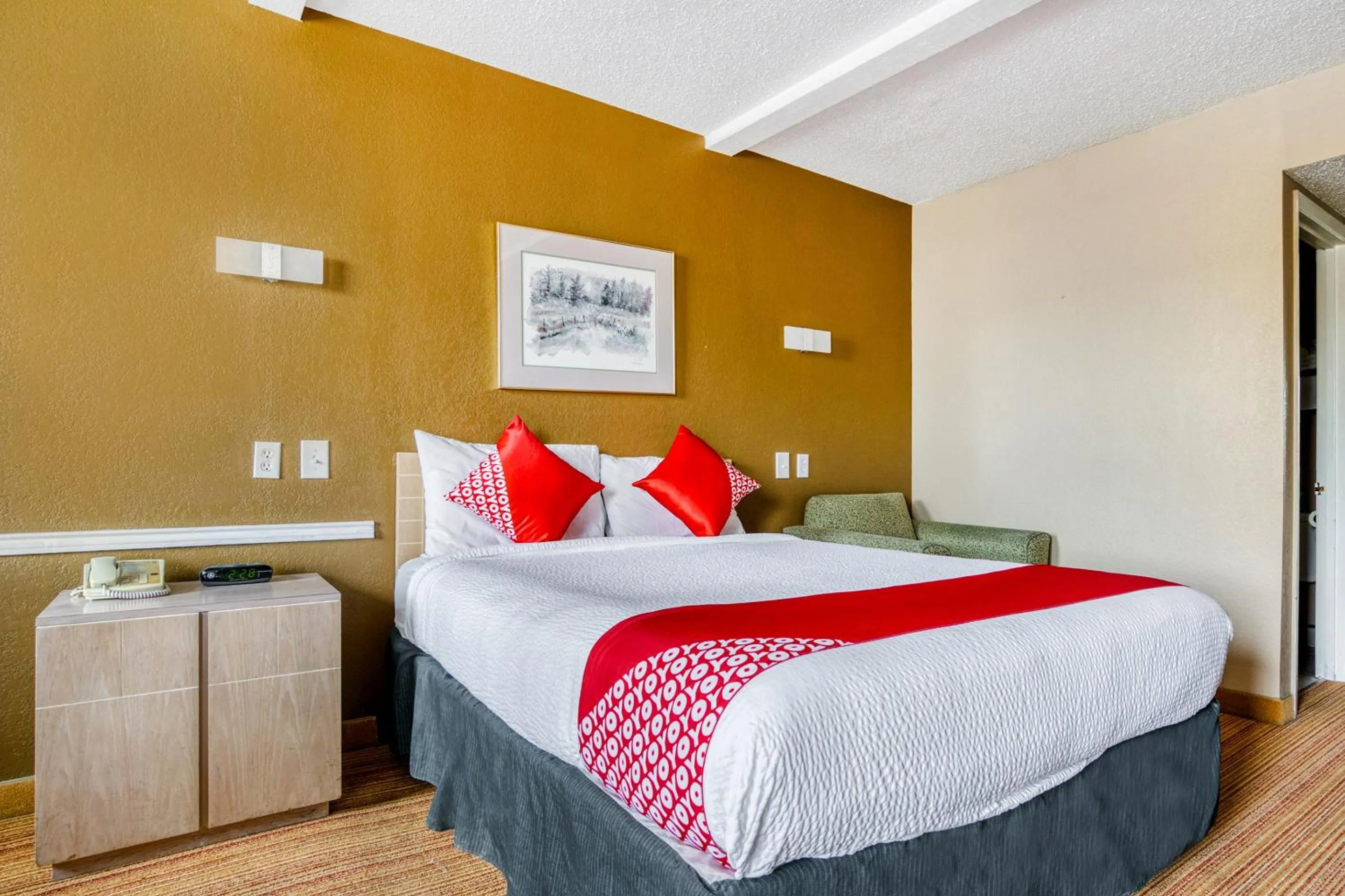 Bedroom, Bed in OYO Hotel Wichita Falls - Downtown