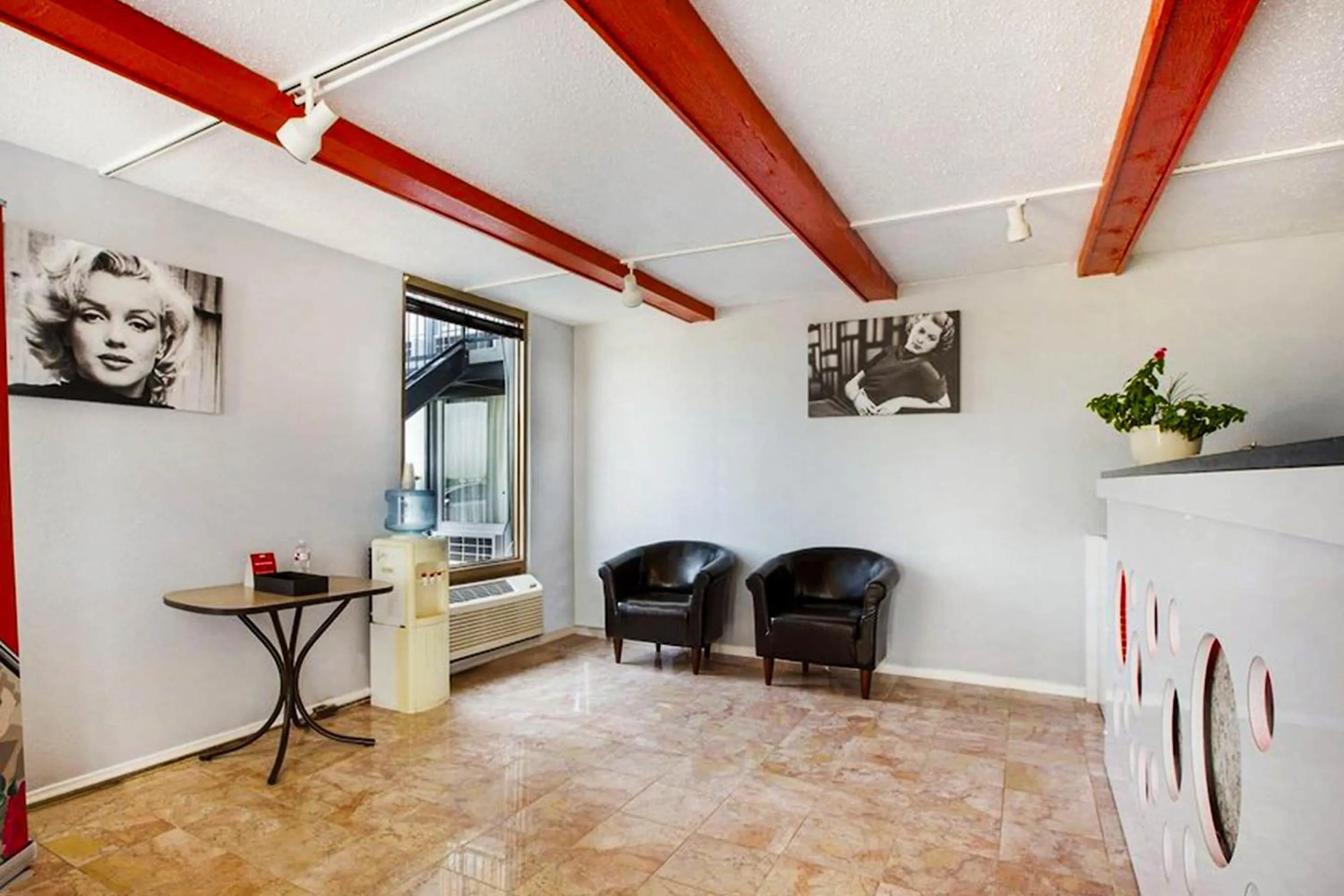 Lobby or reception in OYO Hotel Wichita Falls - Downtown