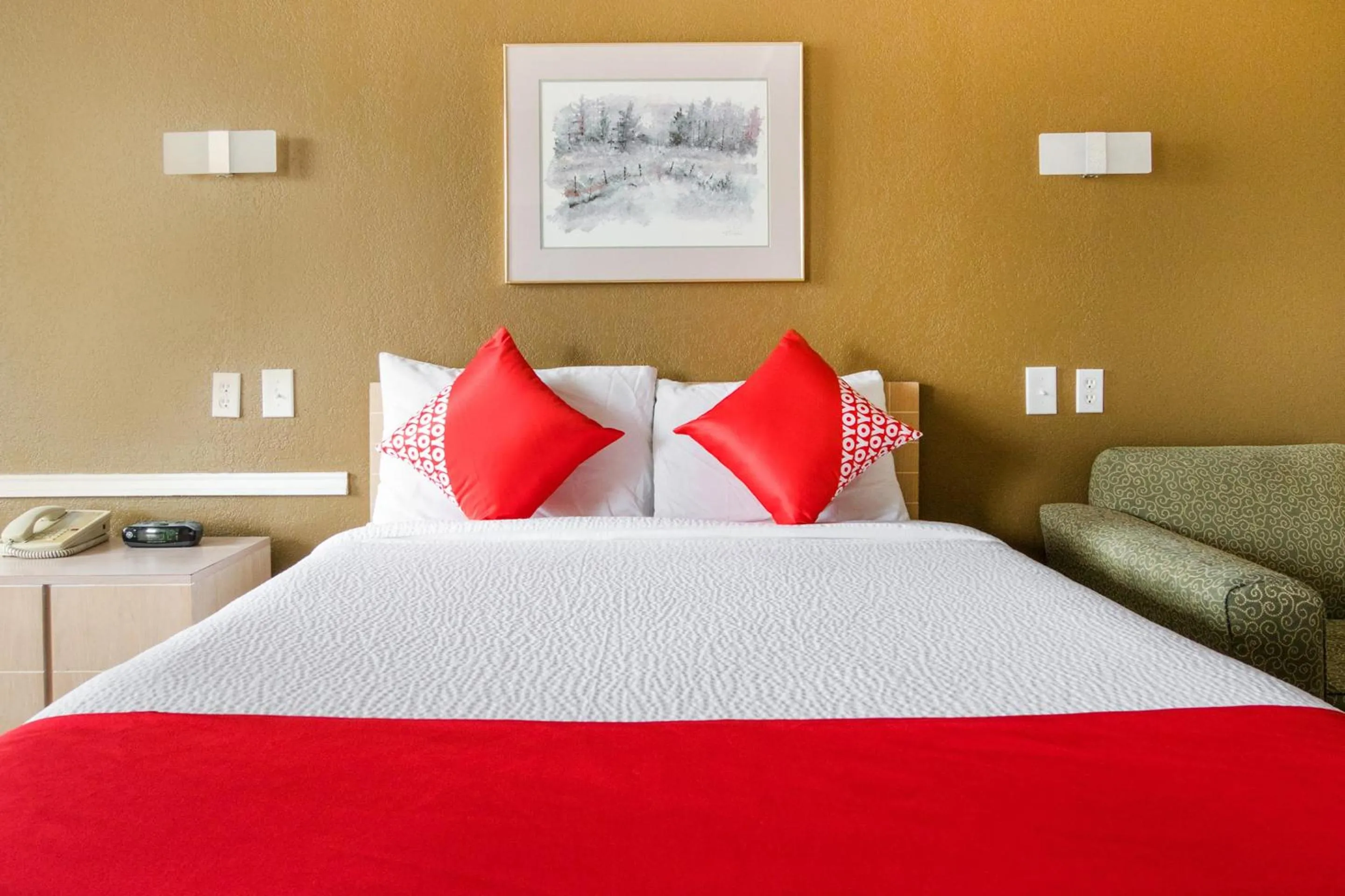 Bedroom, Bed in OYO Hotel Wichita Falls - Downtown