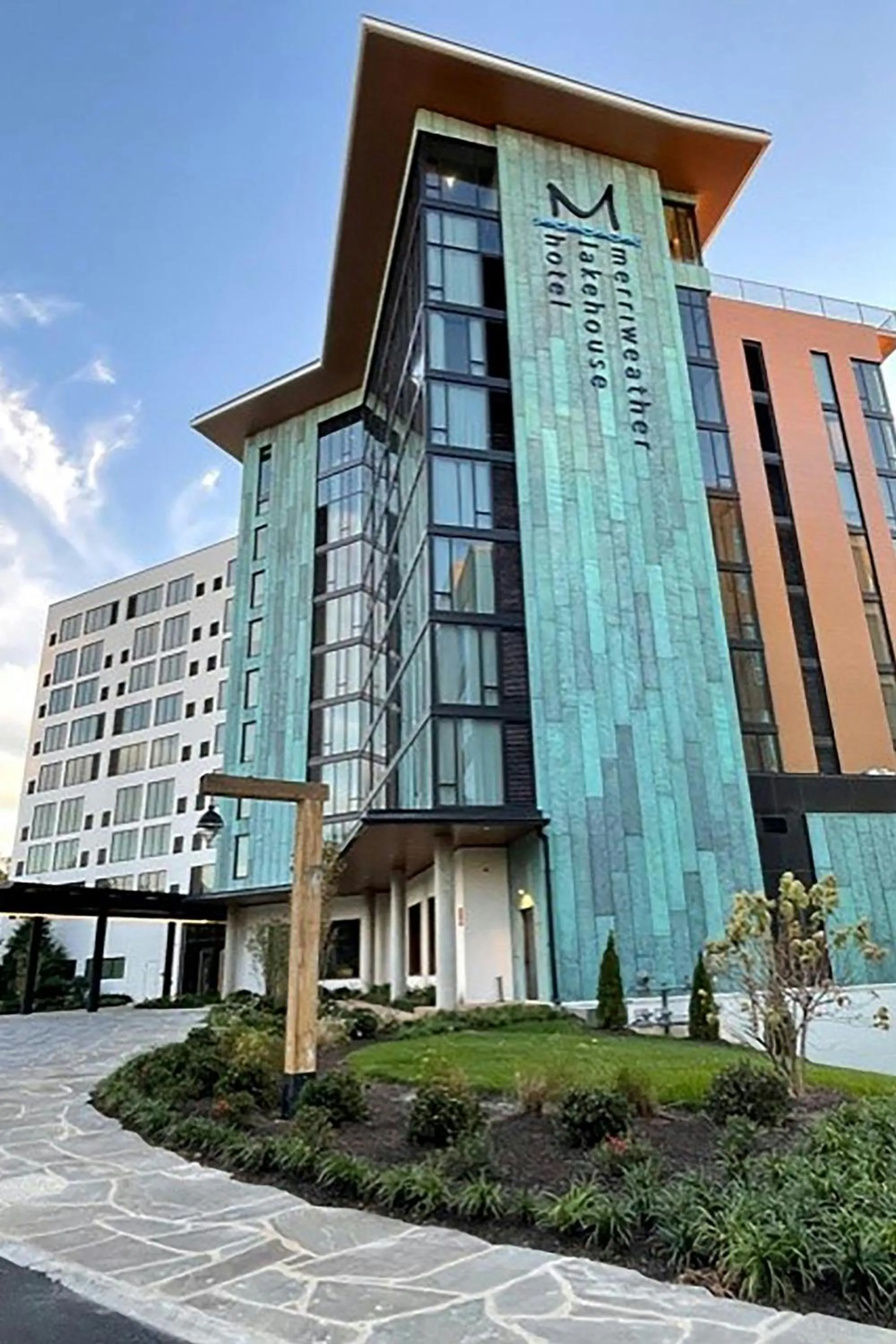 Property building in Merriweather Lakehouse Hotel, Autograph Collection