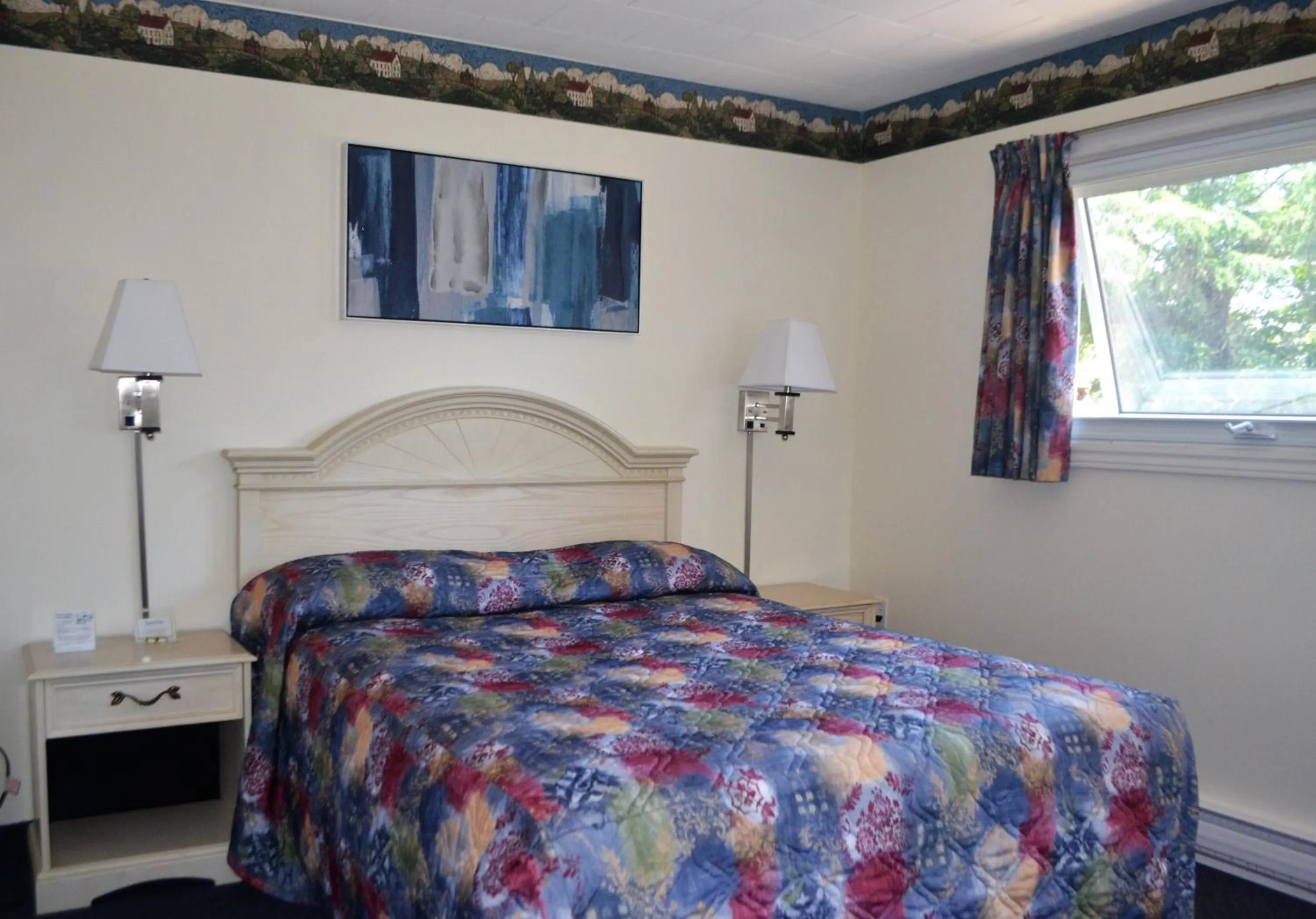 Bed in Stratford Suburban Motel