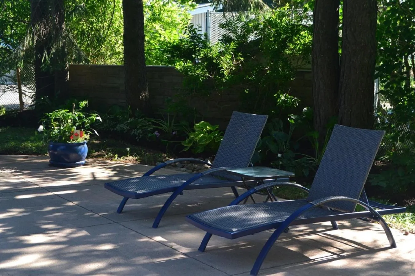 Swimming pool in Stratford Suburban Motel