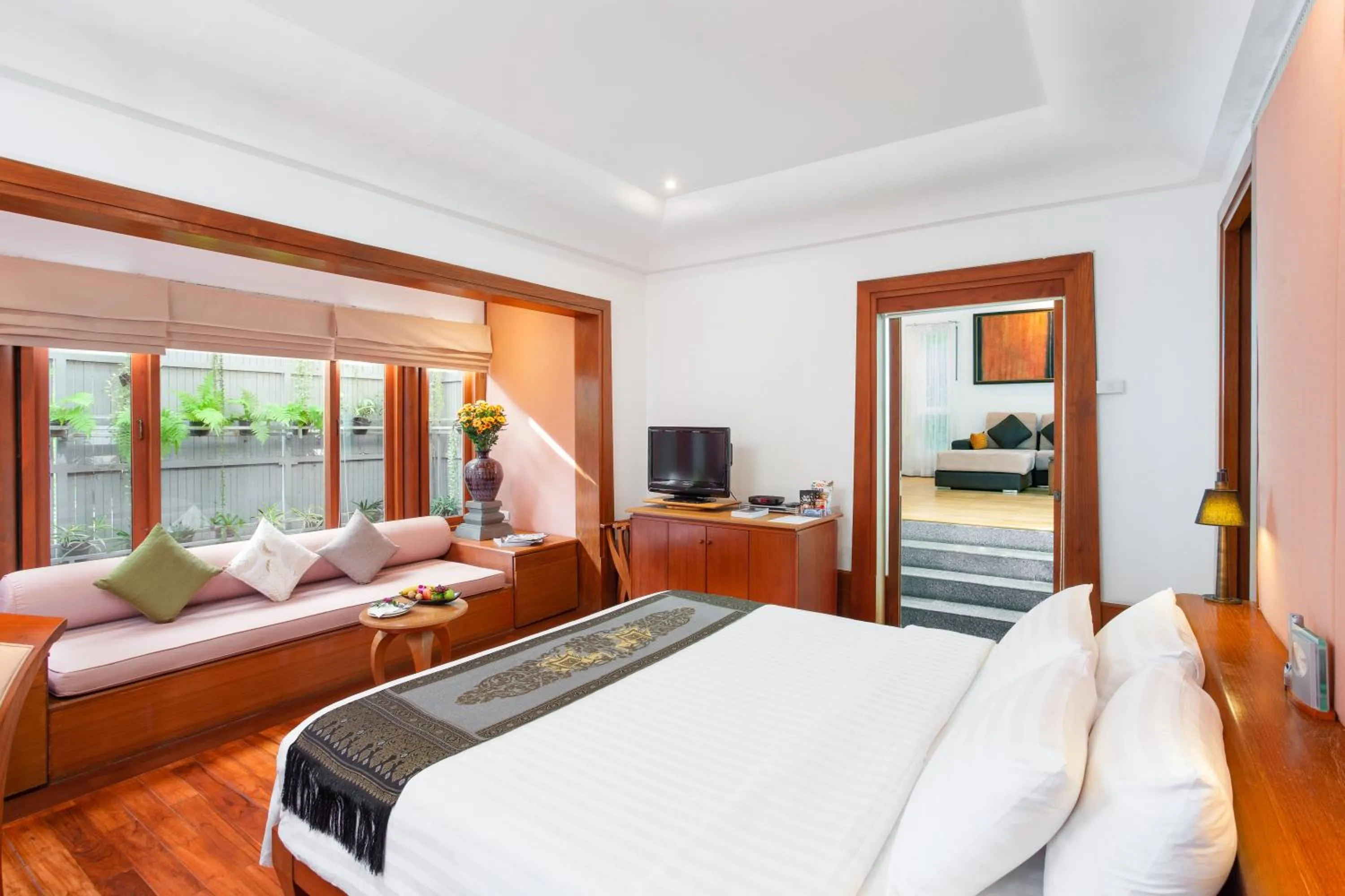 Bed in Nakamanda Resort and Spa