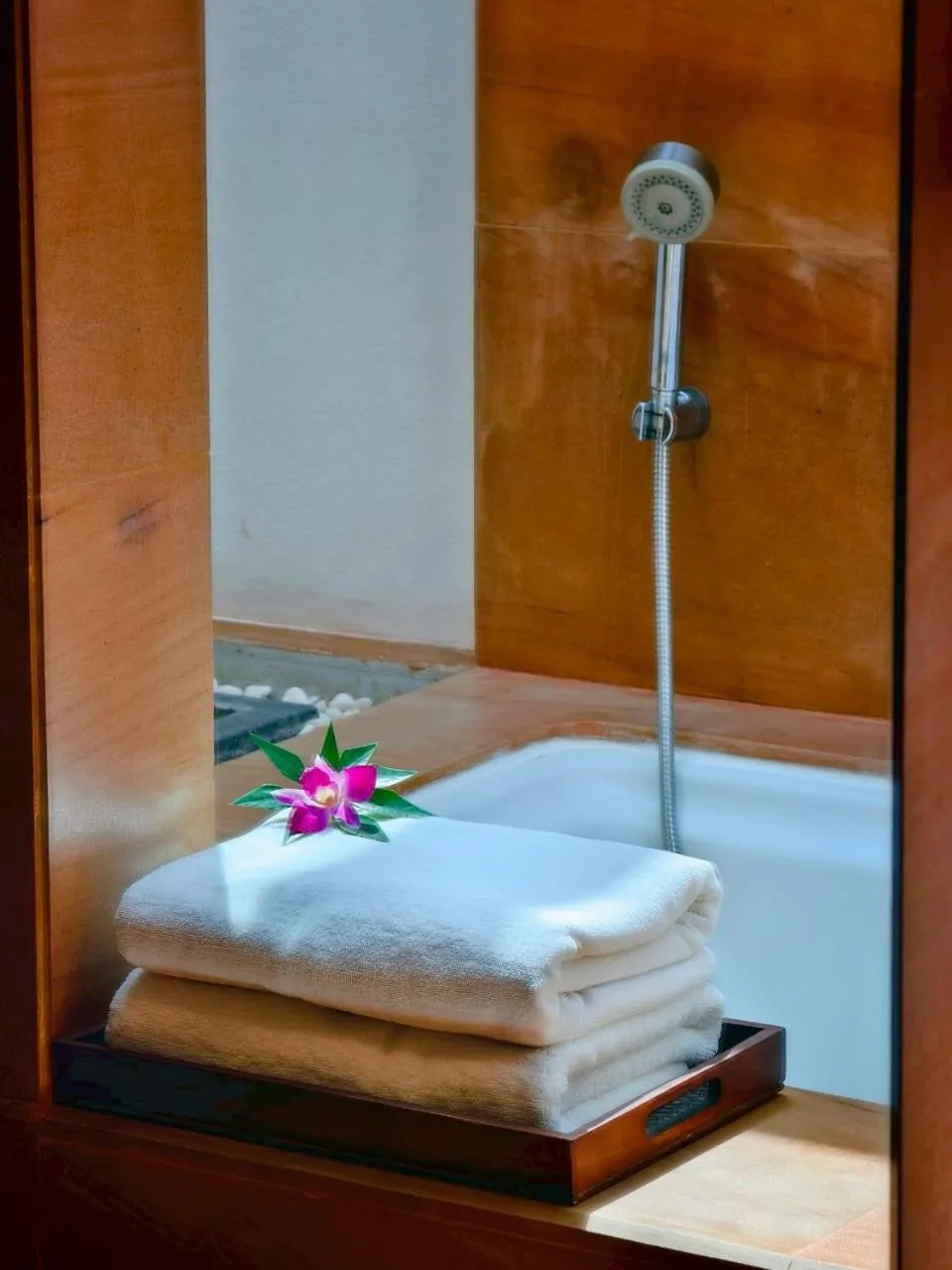 Bath in Nakamanda Resort and Spa