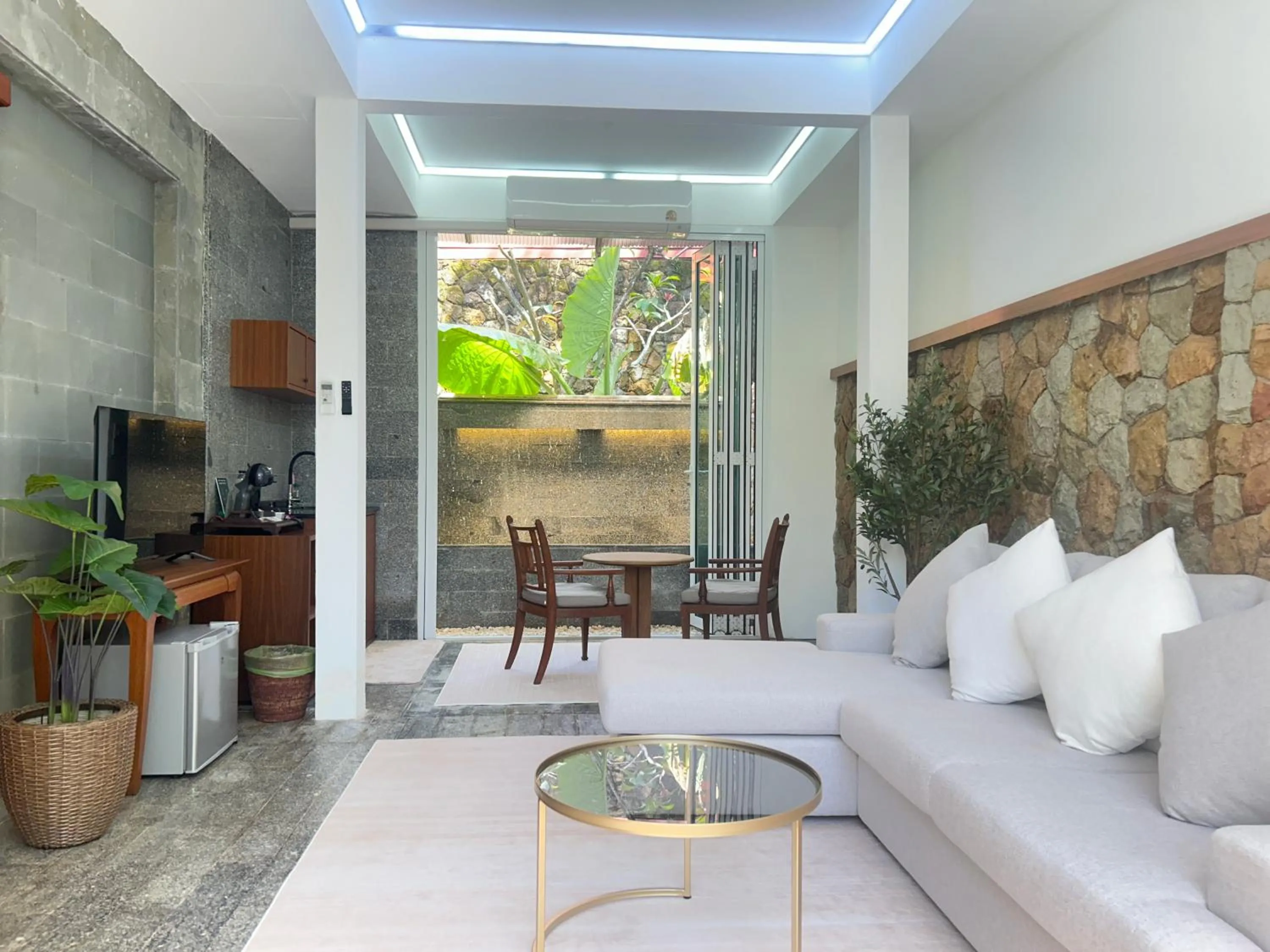 Living room in Nakamanda Resort and Spa