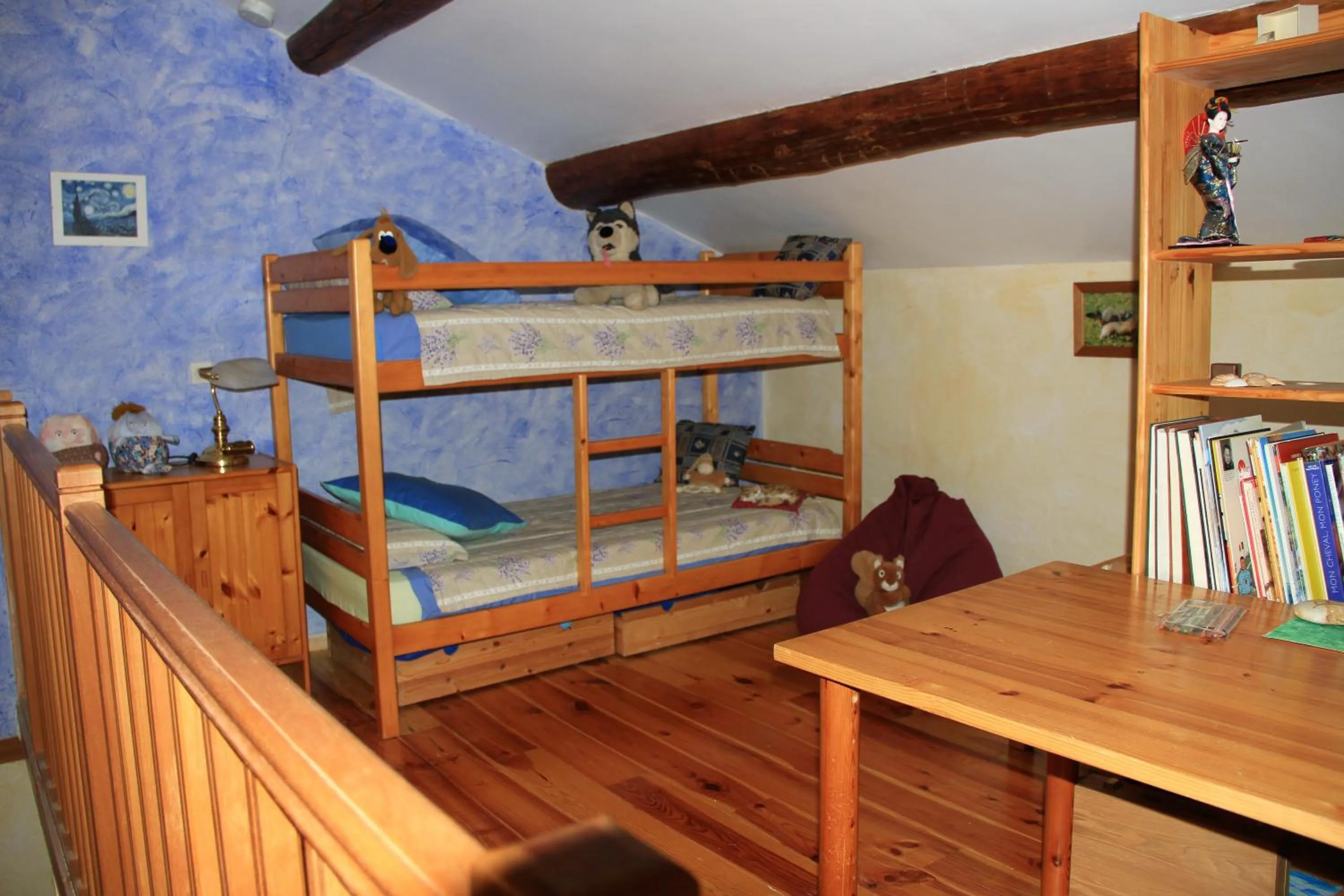 bunk bed, Bed in Le Mas De La Cigale Bleue, Caumont Sur Durance
