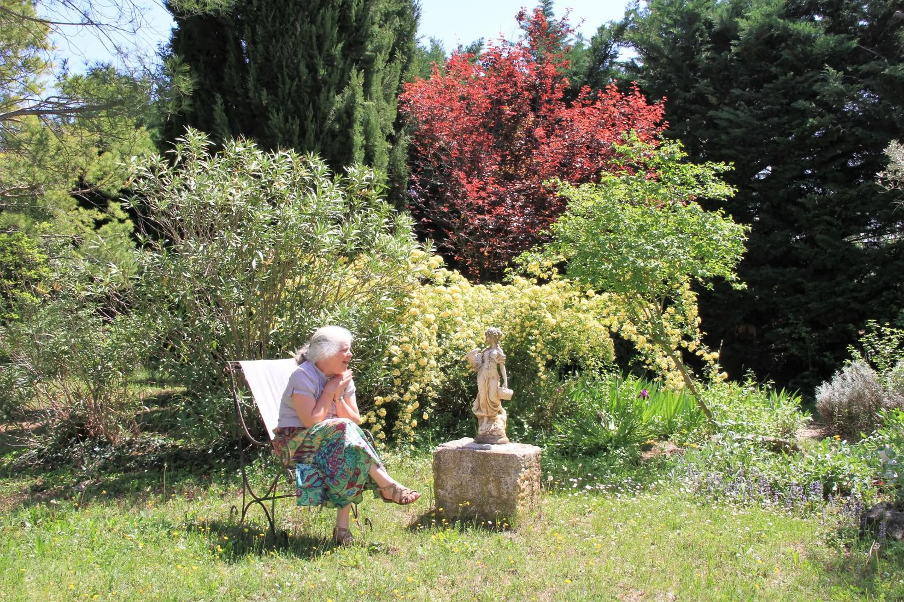 Garden view in Le Mas De La Cigale Bleue, Caumont Sur Durance