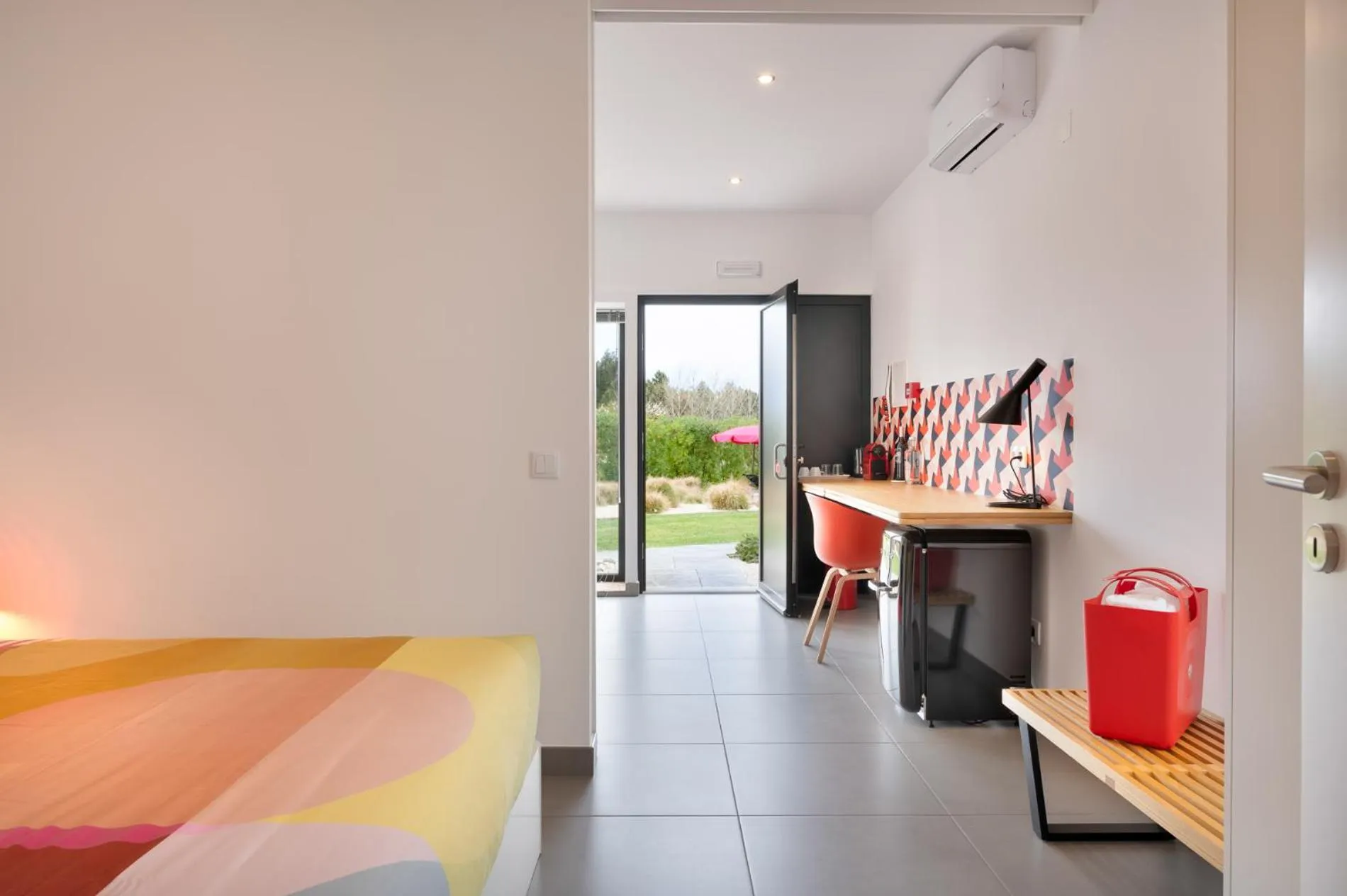 Coffee/tea facilities, Bed in Flamboyant Boutique B&B