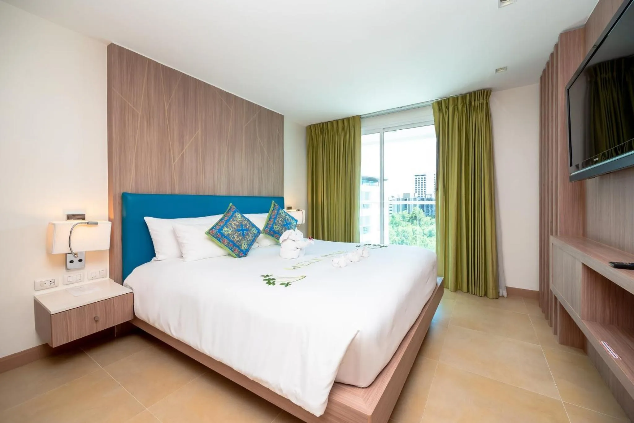 Photo of the whole room, Bed in Centara Pattaya Hotel