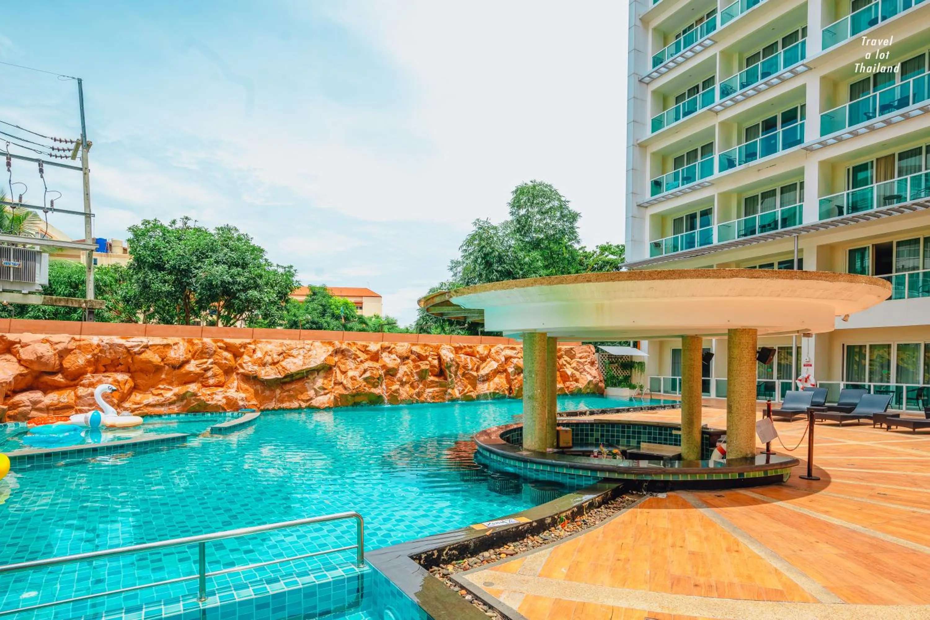 Swimming pool in Centara Nova Hotel Pattaya