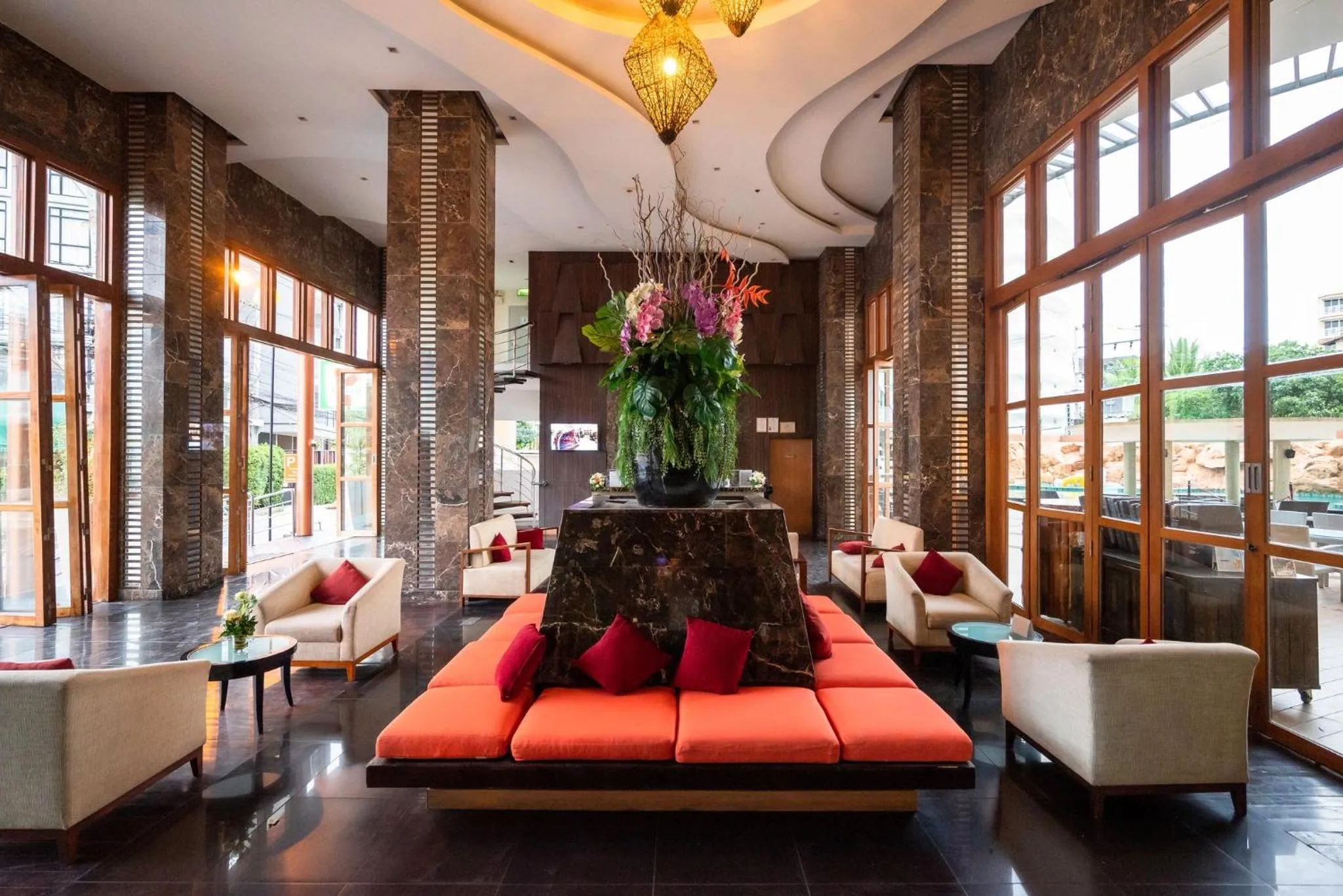 Lobby or reception in Centara Nova Hotel Pattaya